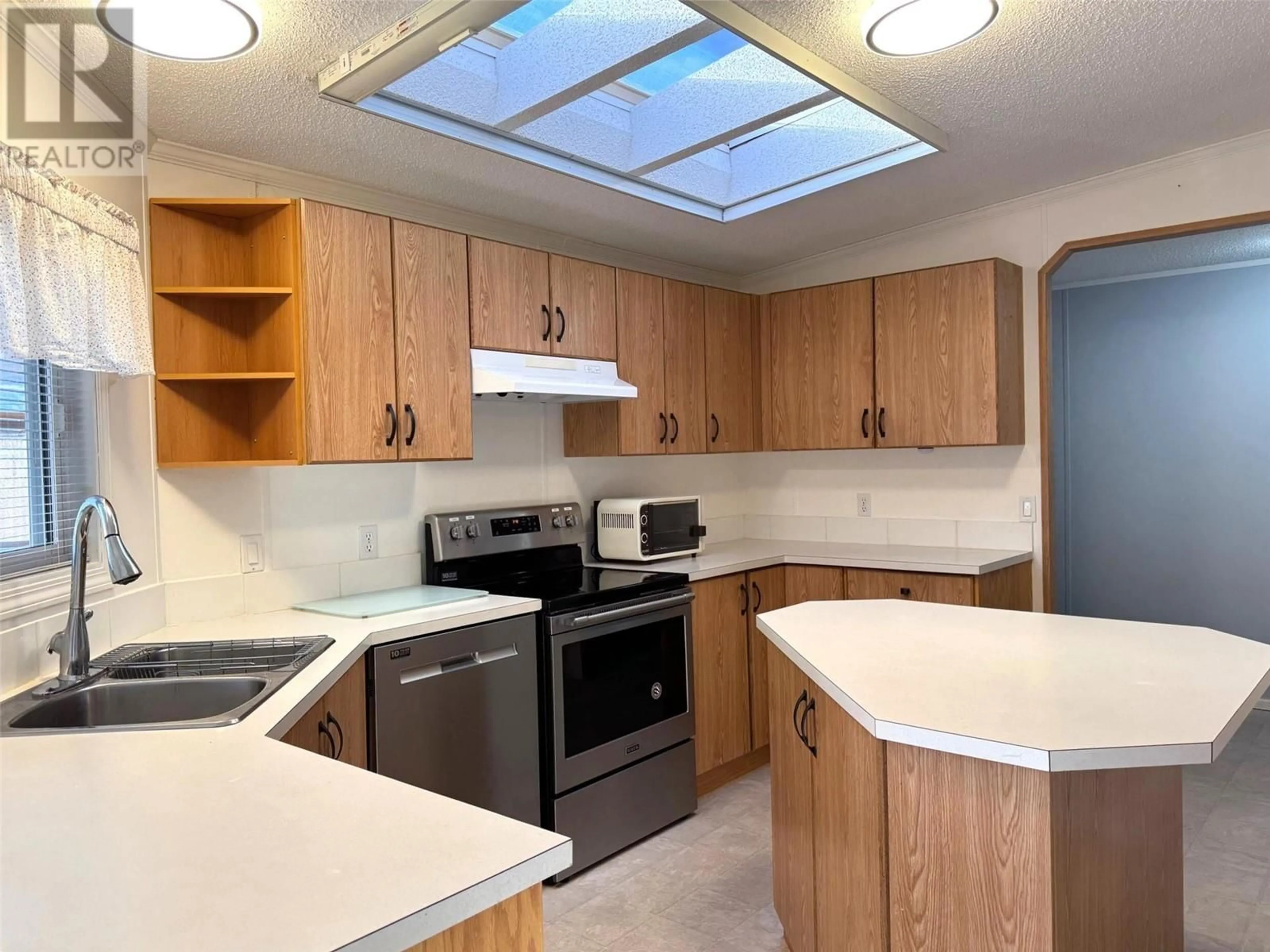 Standard kitchen, unknown for 128 - 1850 SHANNON LAKE ROAD, West Kelowna British Columbia V4T1L6