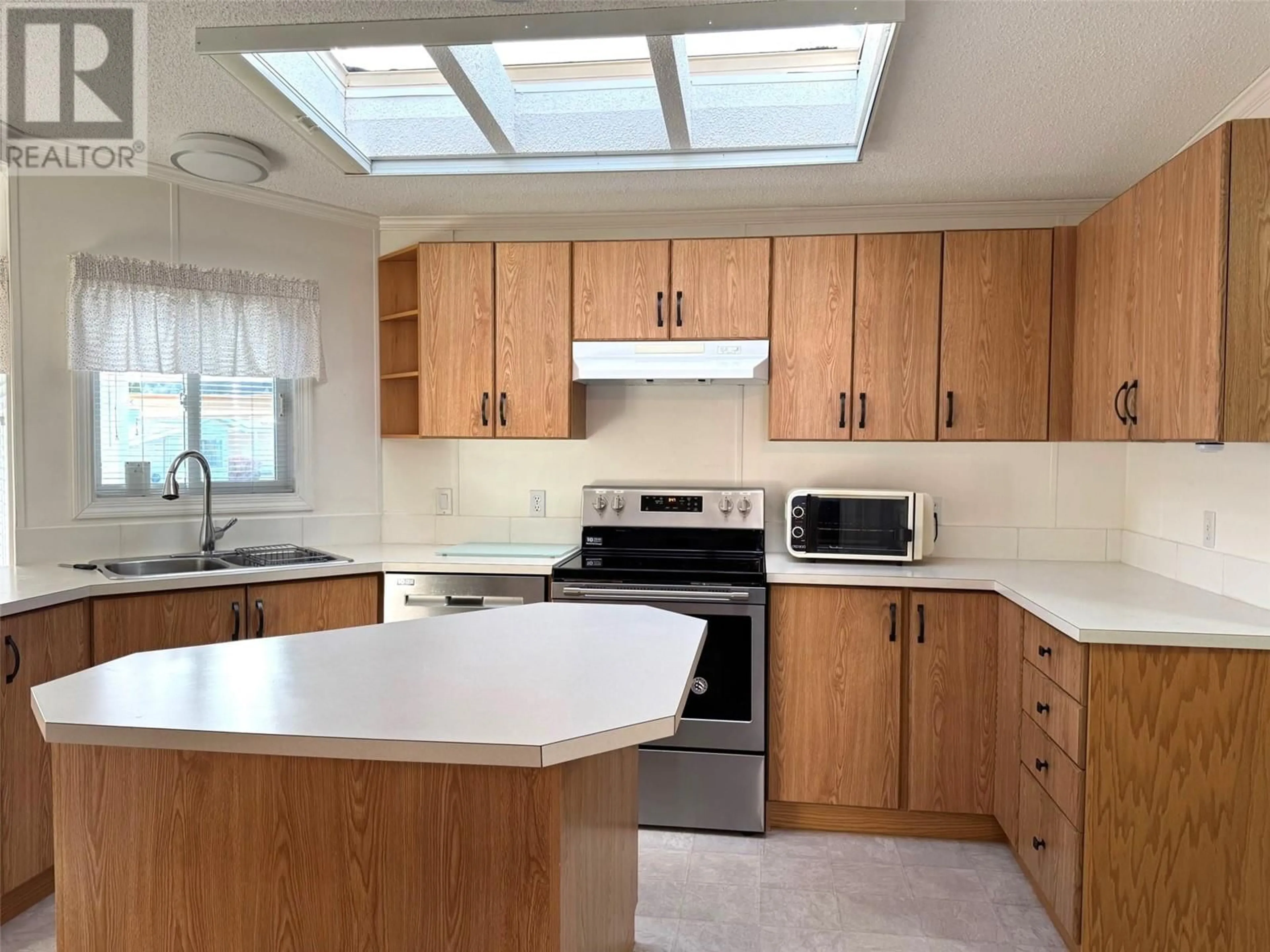 Standard kitchen, unknown for 128 - 1850 SHANNON LAKE ROAD, West Kelowna British Columbia V4T1L6