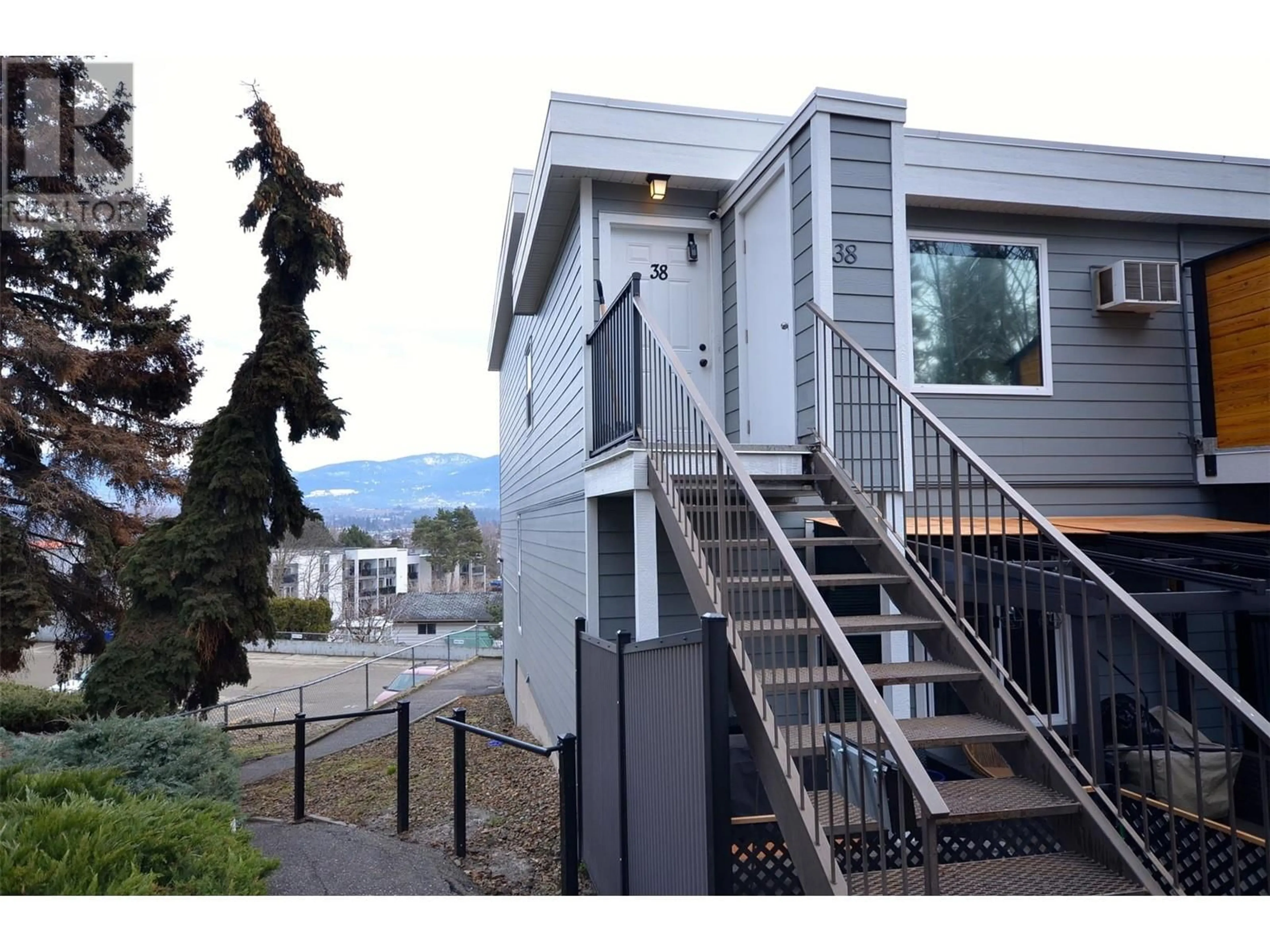 Home with vinyl exterior material, mountain view for 38 - 3800 40 AVENUE, Vernon British Columbia V1T6S3
