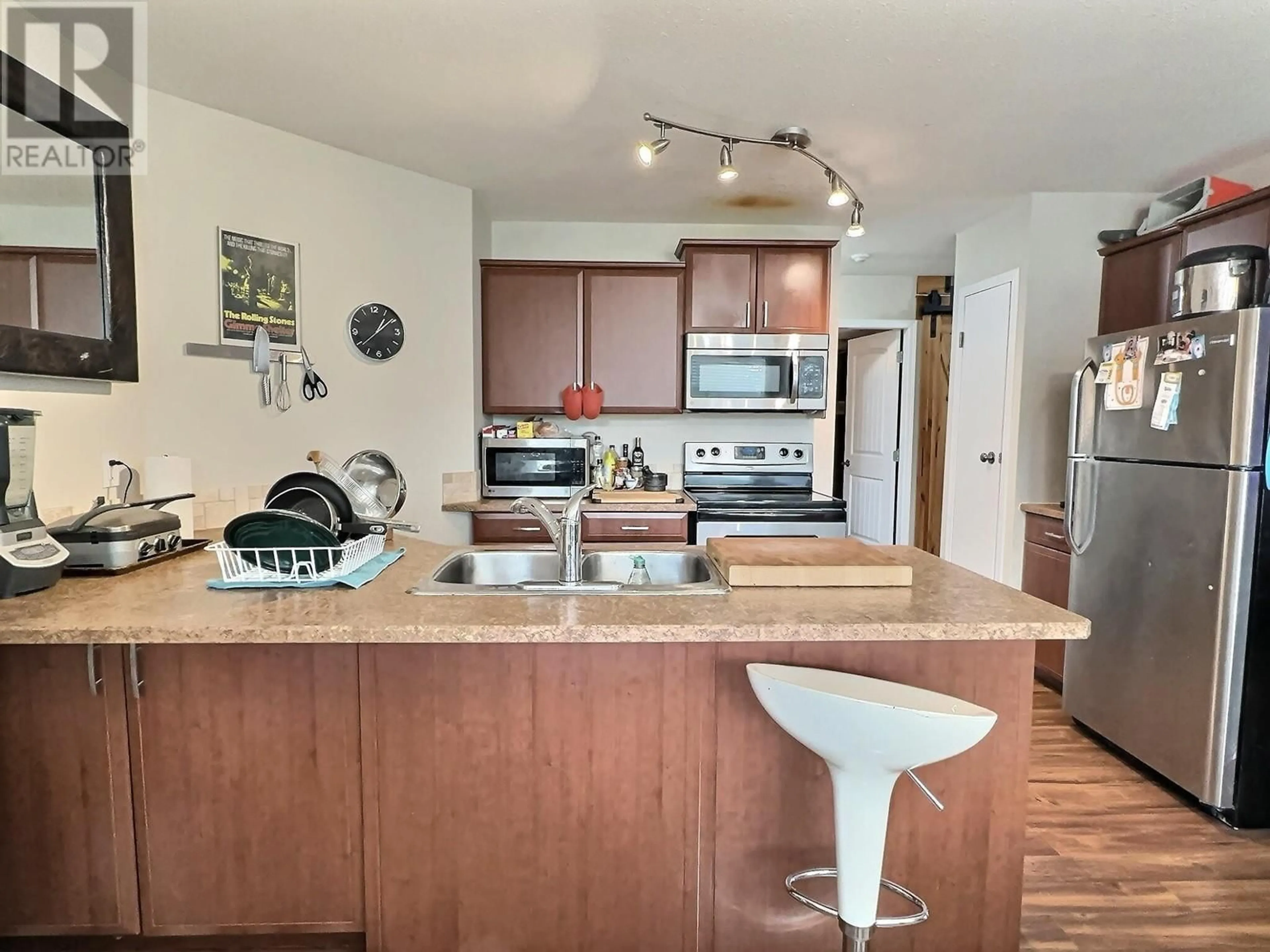 Open concept kitchen, unknown for 3854 Gordon Drive Unit# 179, Kelowna British Columbia V1W3G4