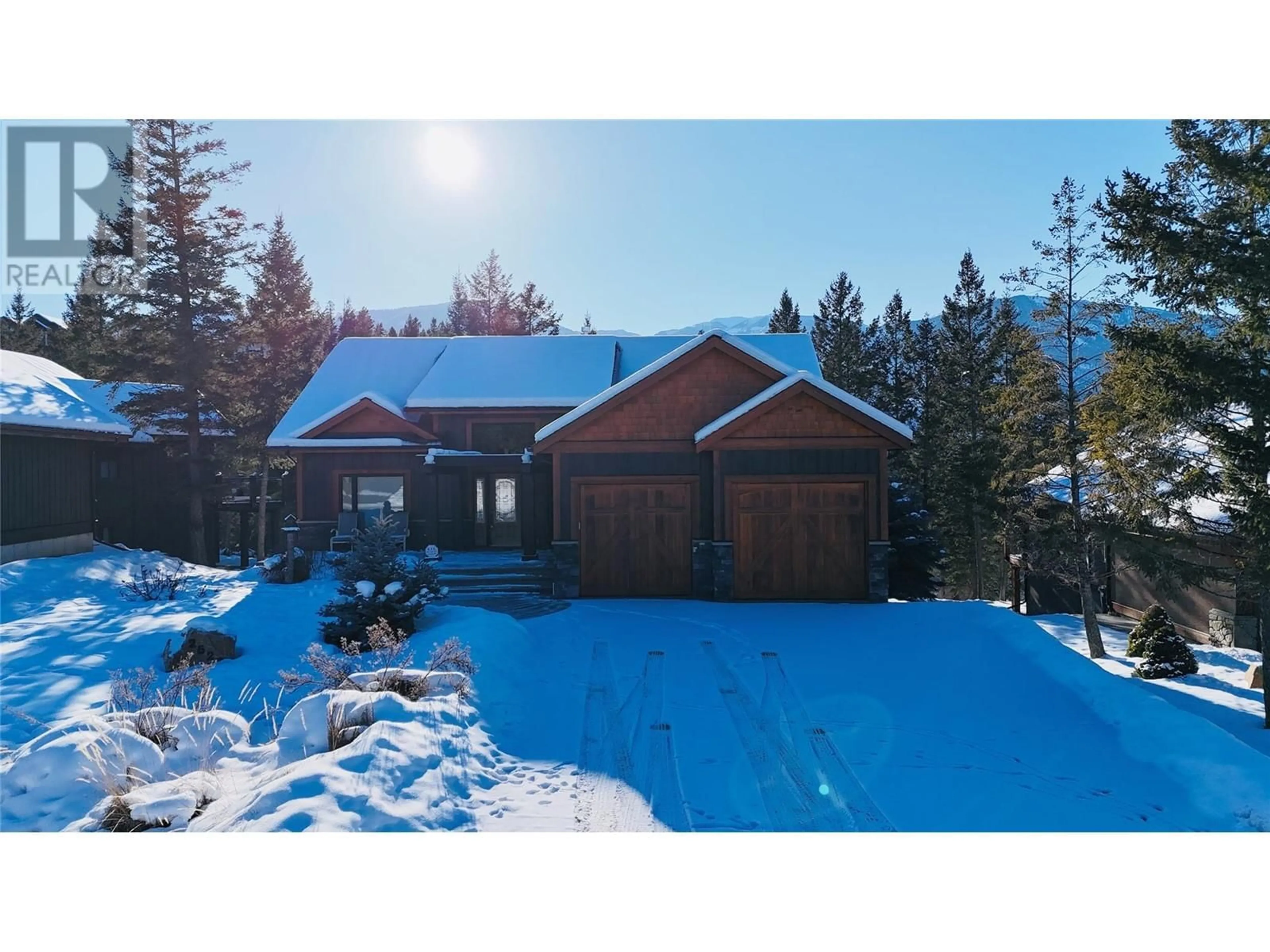 A pic from outside/outdoor area/front of a property/back of a property/a pic from drone, unknown for 2526 Cobblestone Trail, Invermere British Columbia V0A1K6