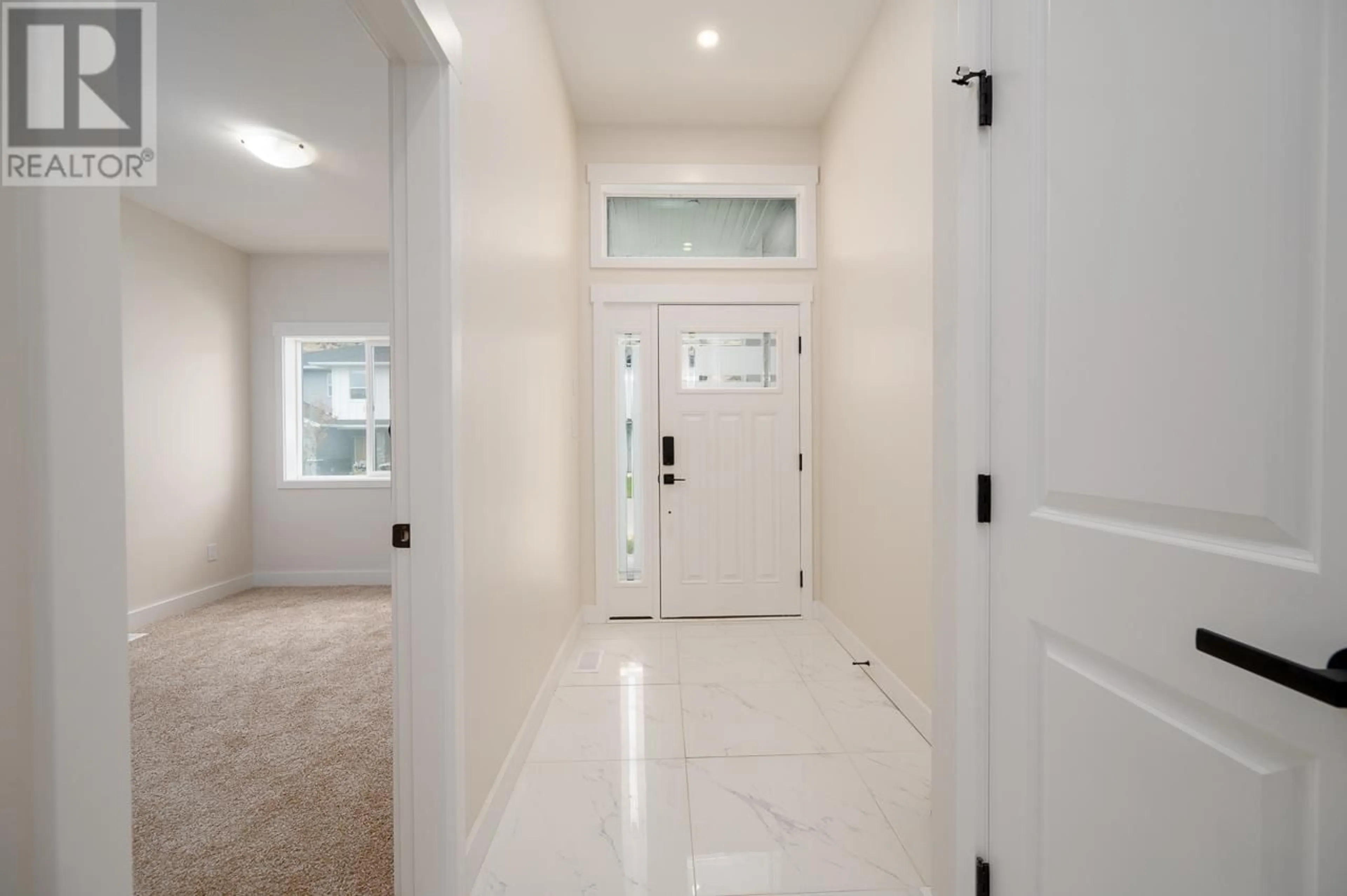 Indoor entryway for 22 - 1900 ORD ROAD, Kamloops British Columbia V2B0B6