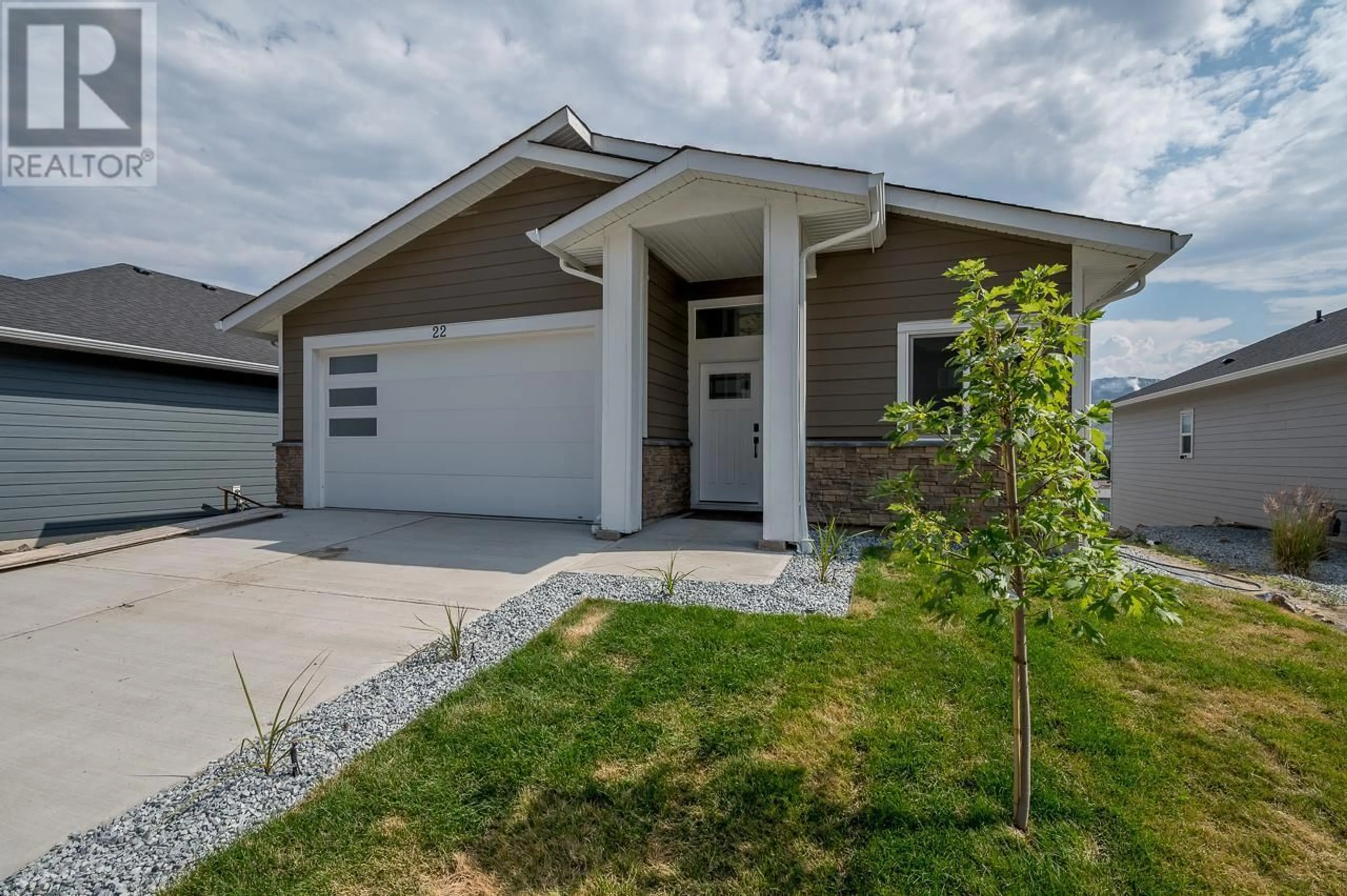 Home with vinyl exterior material, street for 1900 ORD Road Unit# 22, Kamloops British Columbia V2B0B6