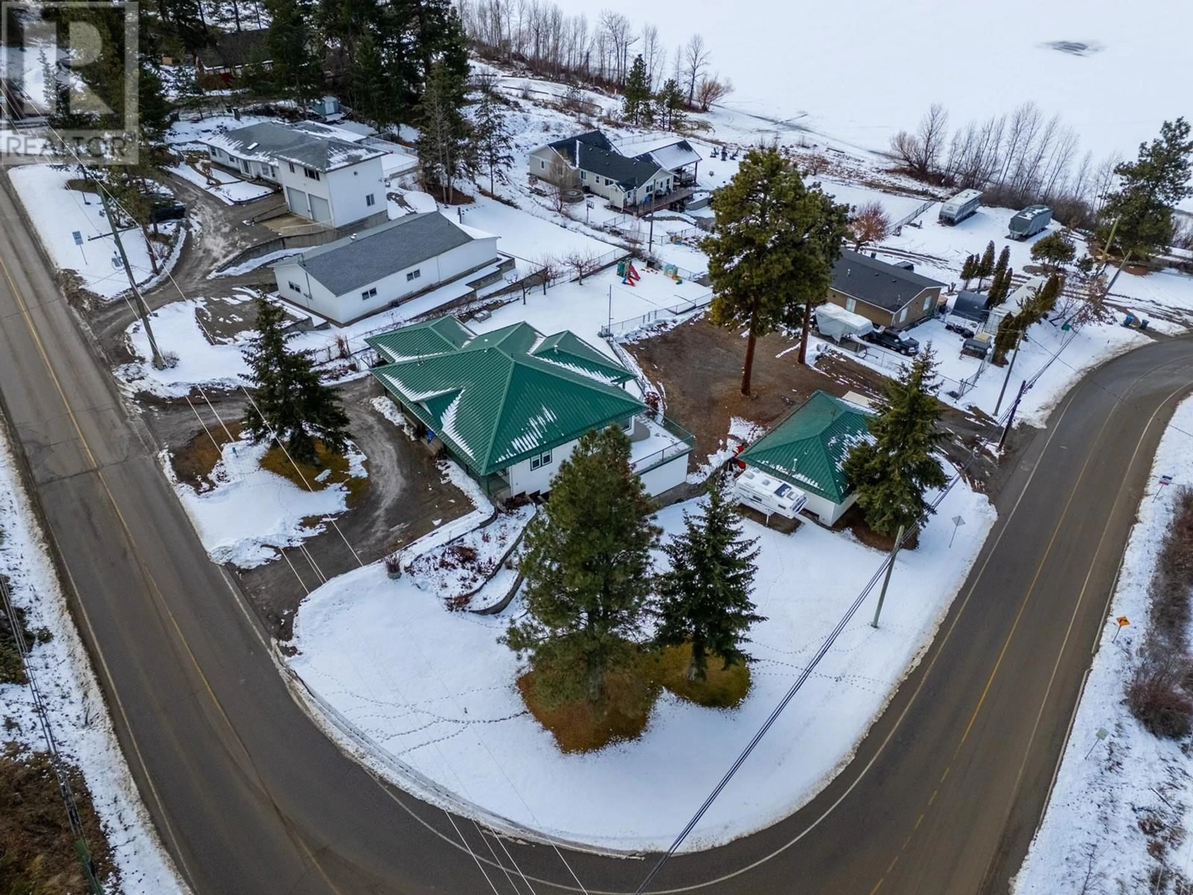 A pic from outside/outdoor area/front of a property/back of a property/a pic from drone, mountain view for 15326 Oyama Road, Lake Country British Columbia V4V2C5