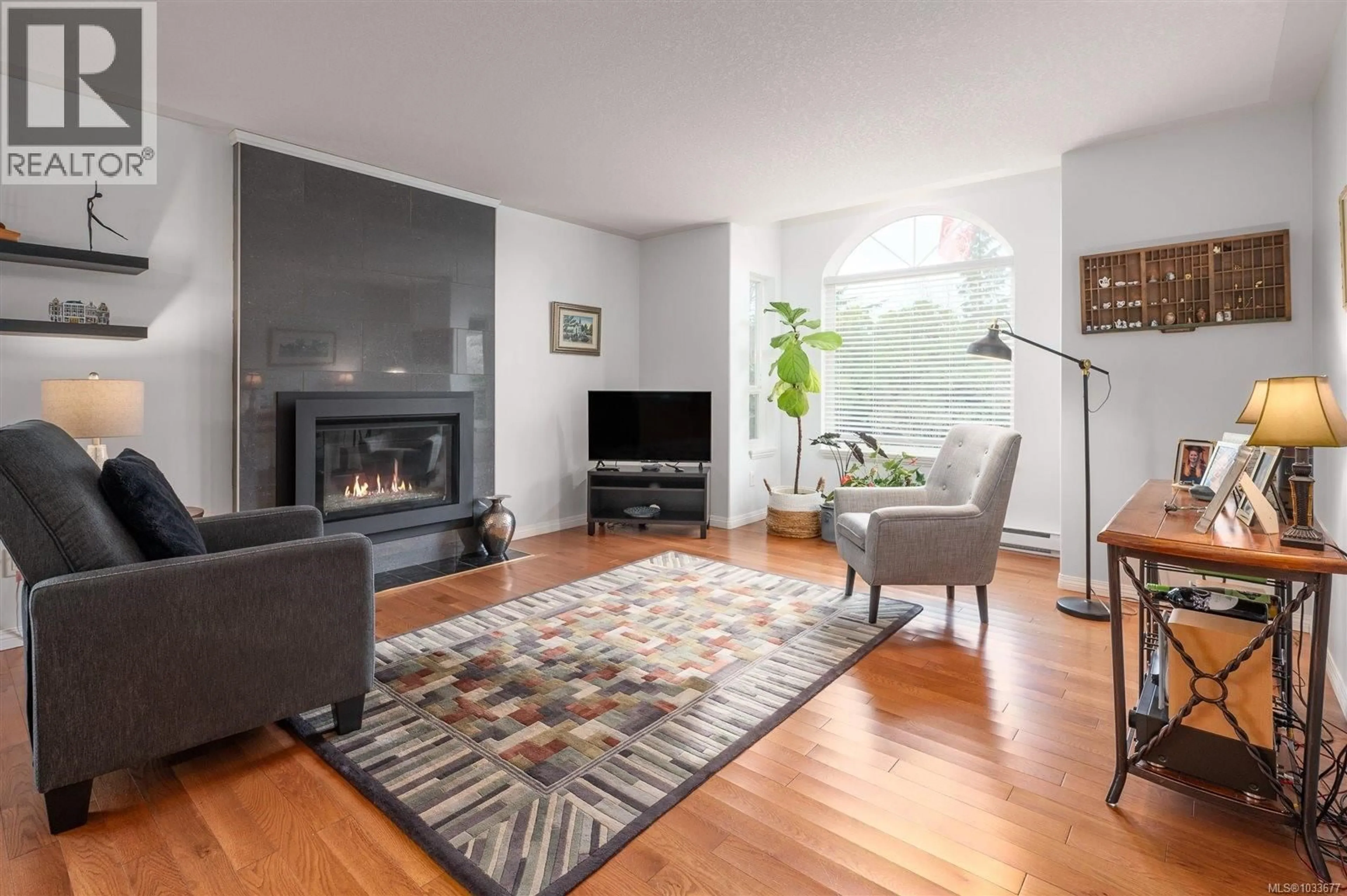 Living room with furniture, unknown for 736 BARCLAY CRESCENT, Parksville British Columbia V9P1Z3