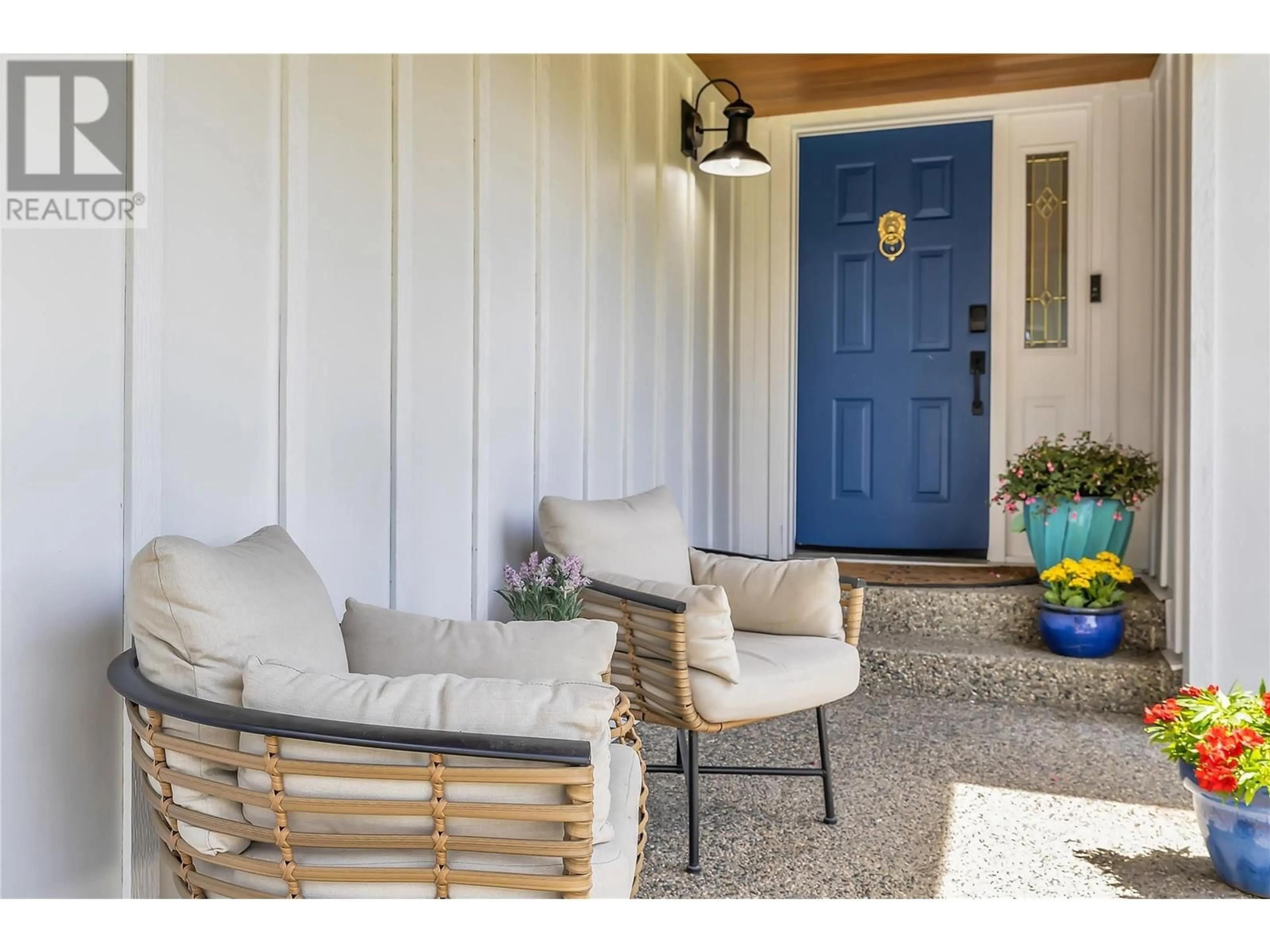 Indoor entryway for 892 MISSION SPRINGS CRESCENT, Kelowna British Columbia V1W3L9