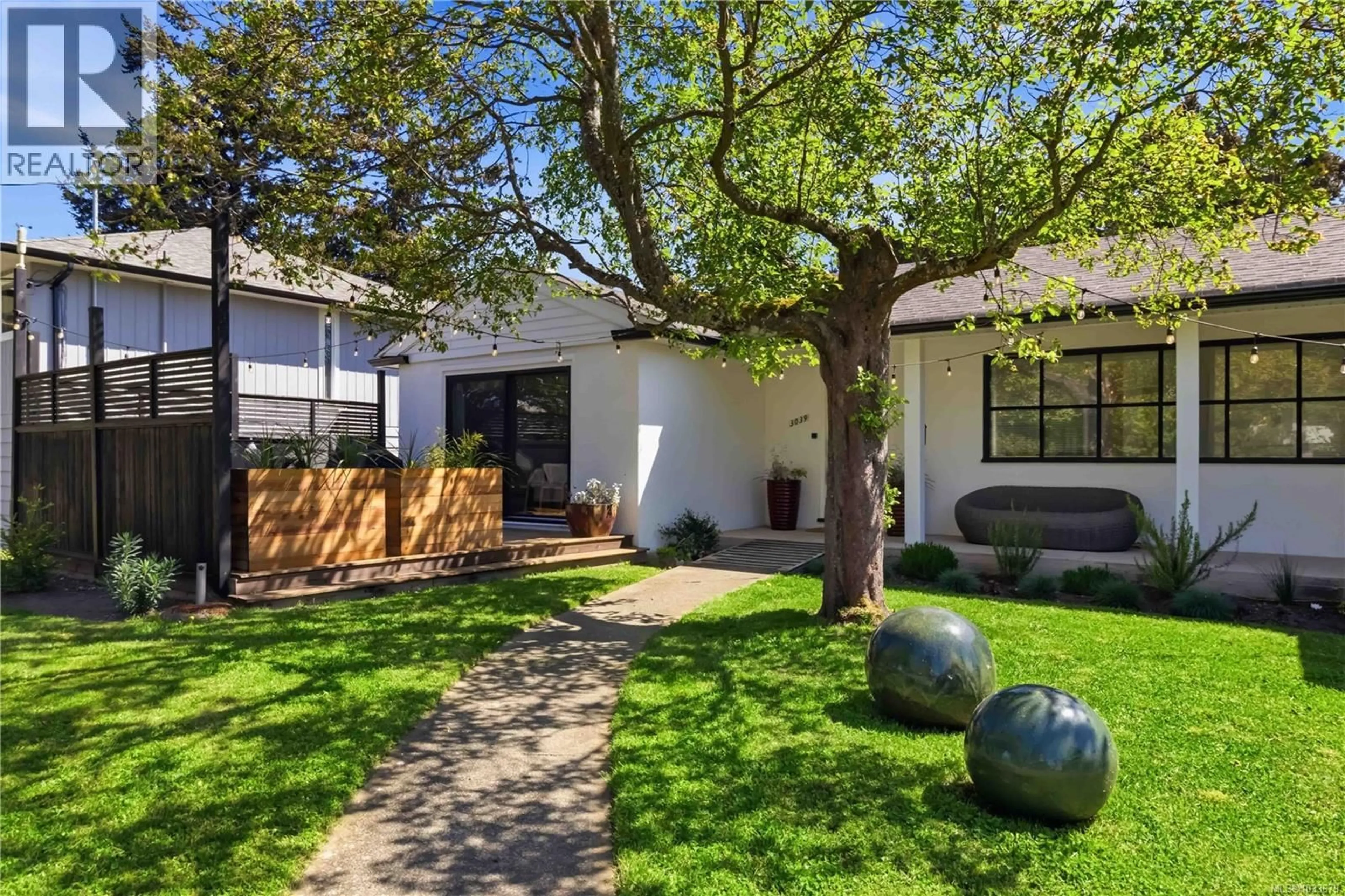 Patio, street for 3039 BALFOUR AVENUE, Victoria British Columbia V9A1R7