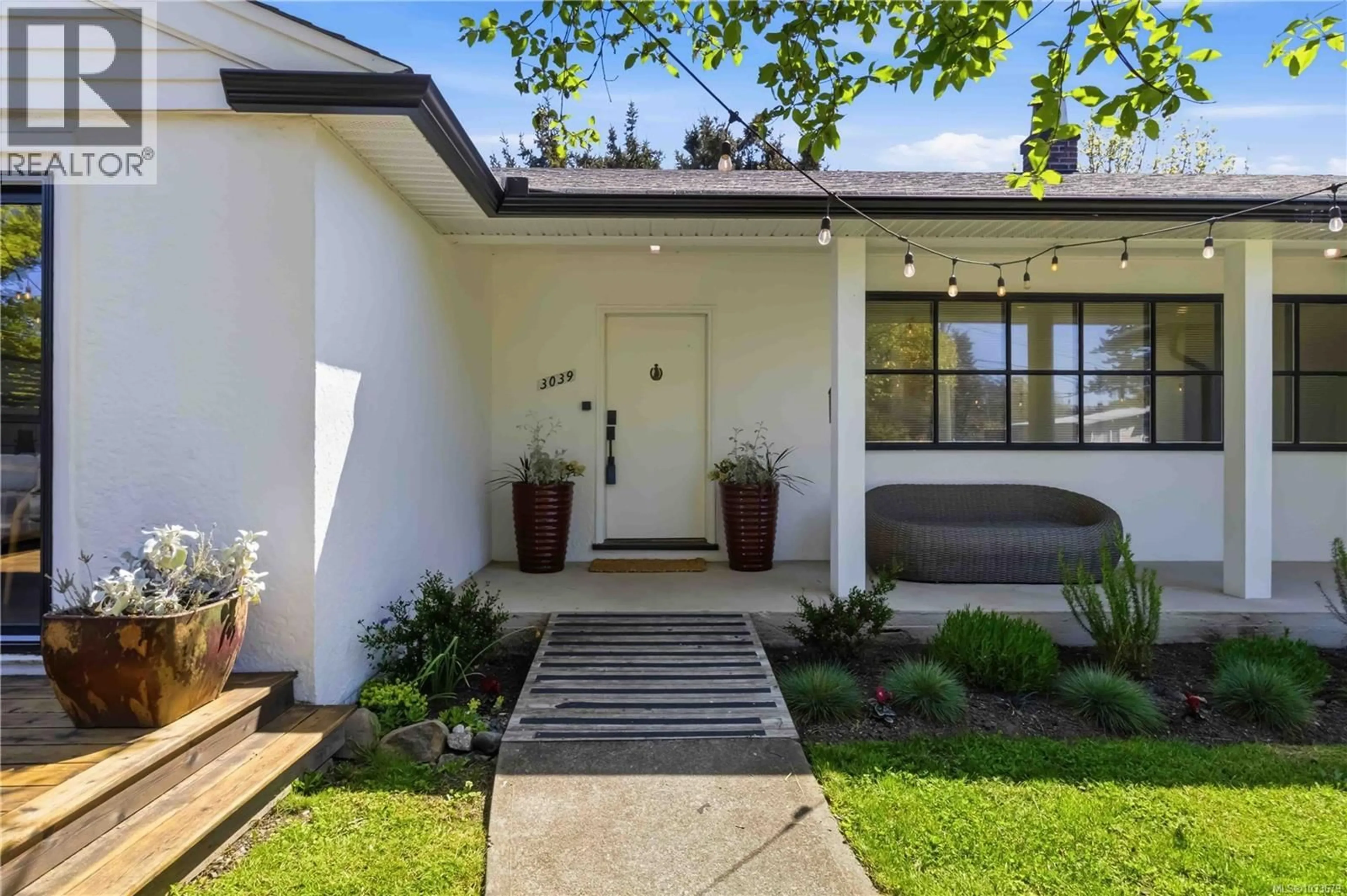 Unknown for 3039 BALFOUR AVENUE, Victoria British Columbia V9A1R7