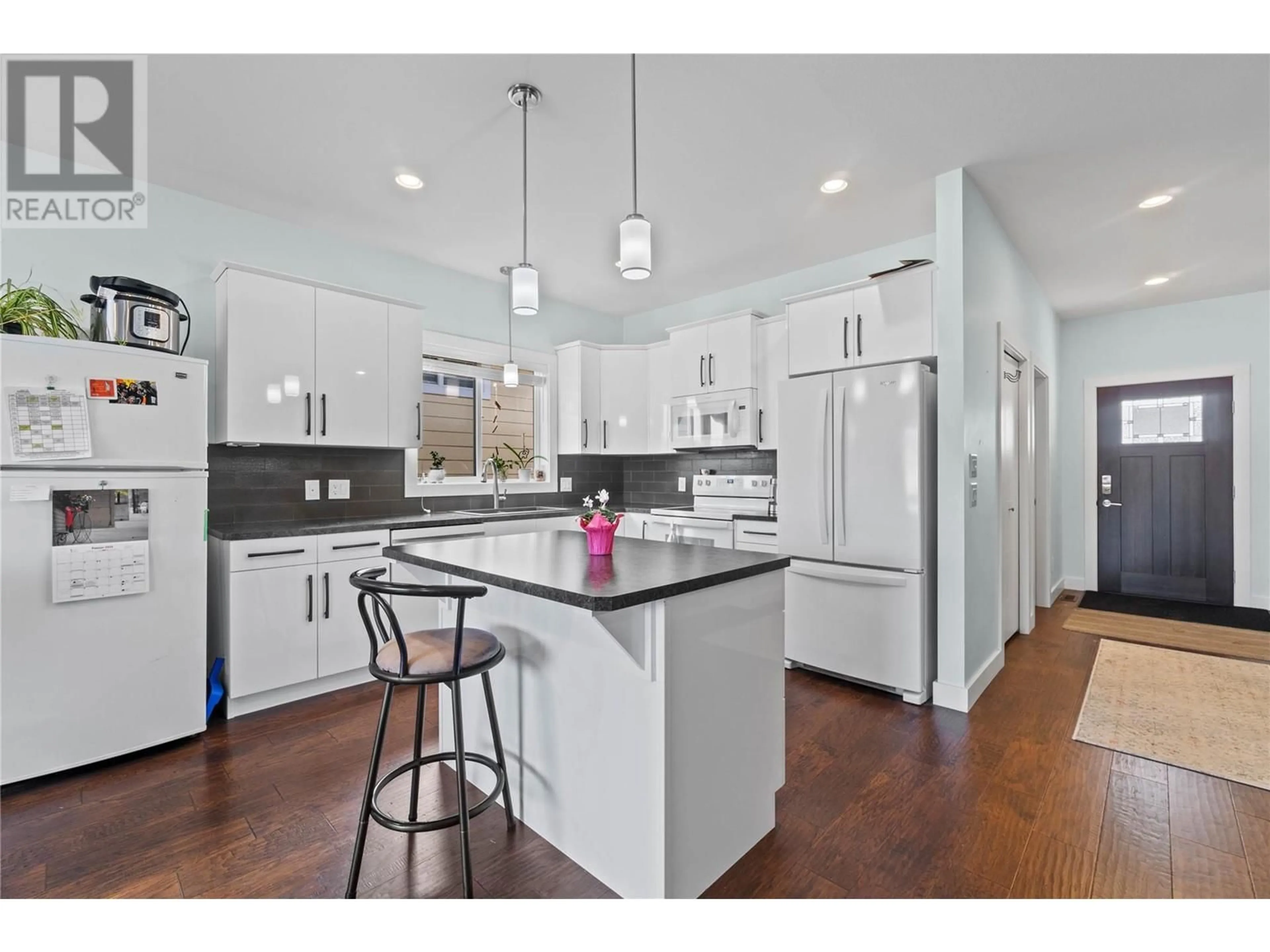 Open concept kitchen, unknown for 3 - 1341 30 STREET NORTHEAST, Salmon Arm British Columbia V1E0A7