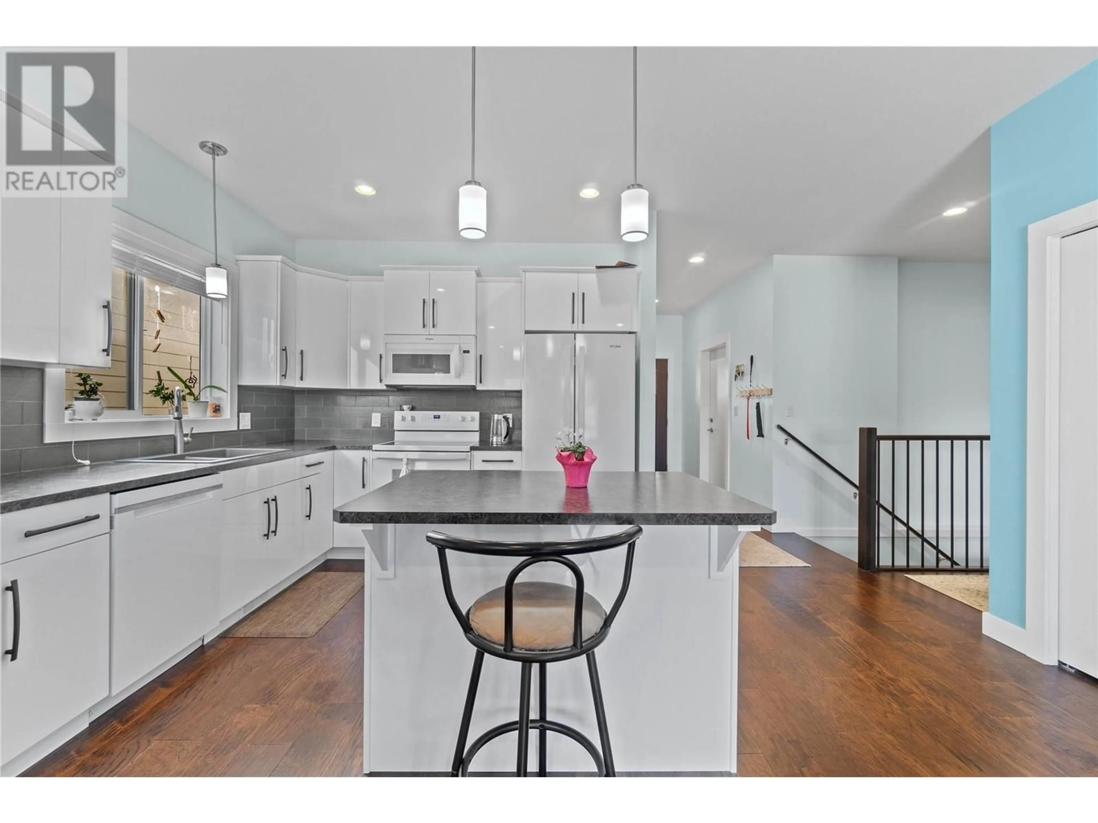 Open concept kitchen, unknown for 3 - 1341 30 STREET NORTHEAST, Salmon Arm British Columbia V1E0A7