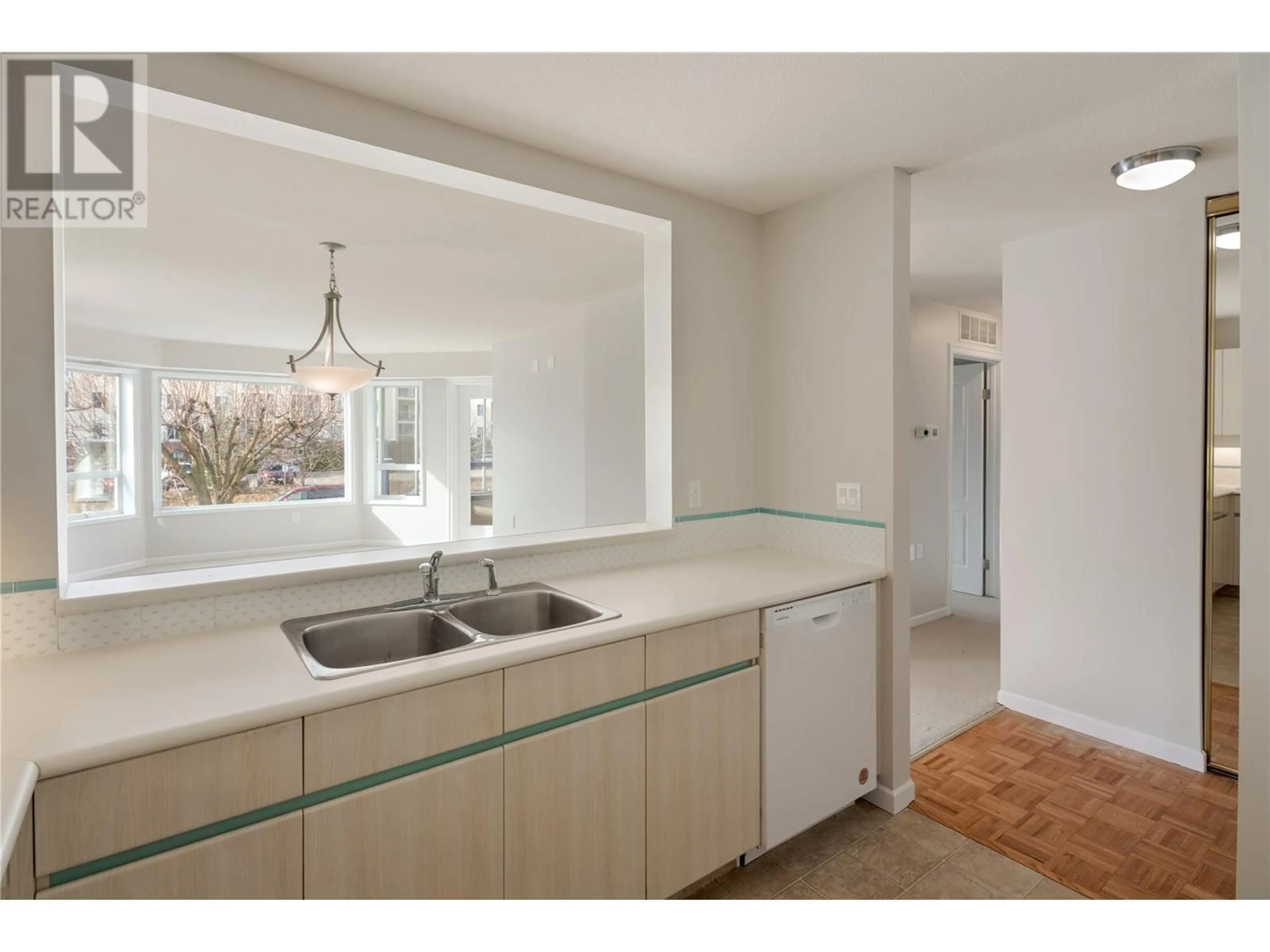Unknown for 103 - 3157 CASORSO ROAD, Kelowna British Columbia V1Y6X9