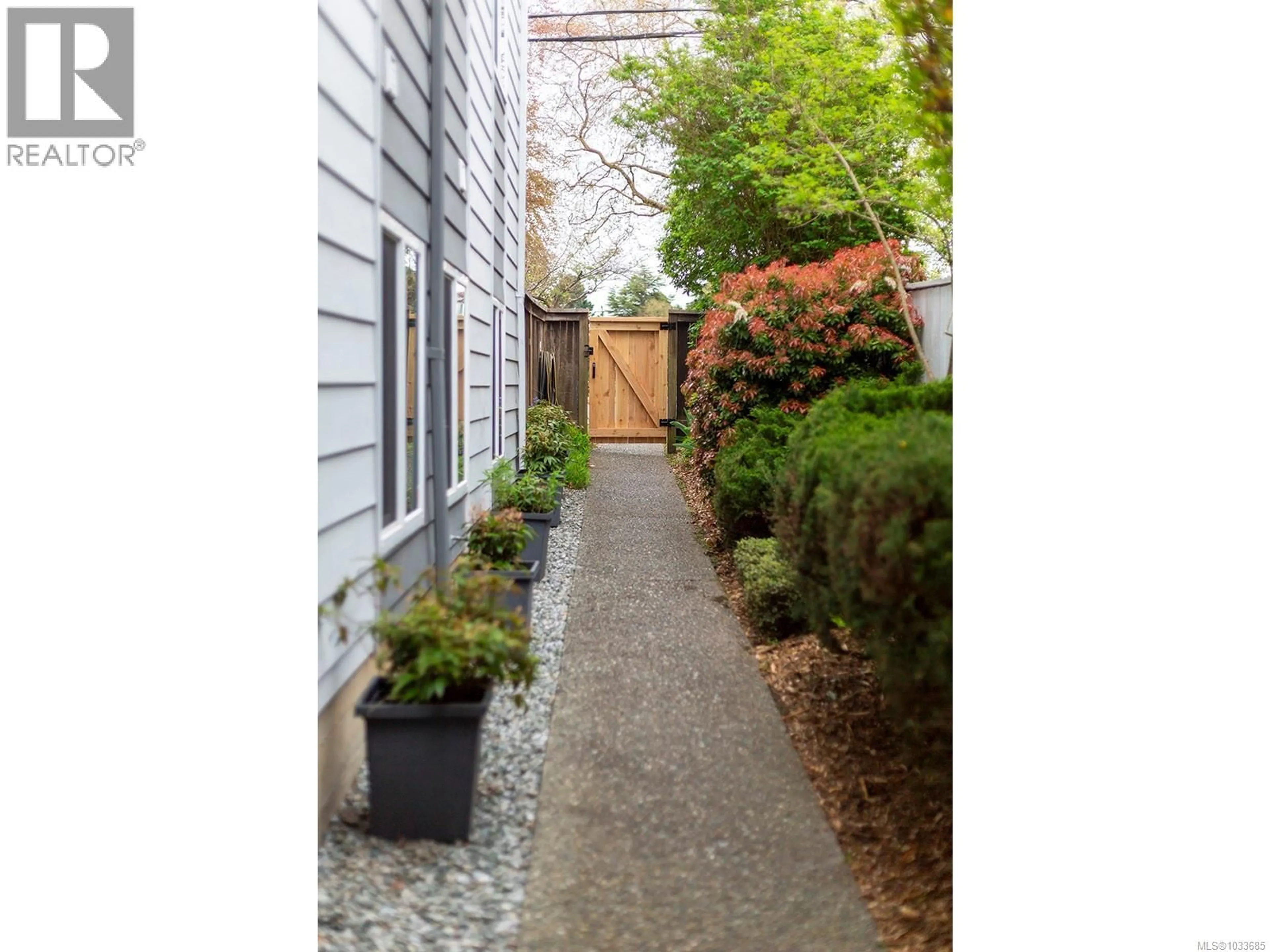 Patio, street for 304 - 229 ONTARIO STREET, Victoria British Columbia V8V1N1