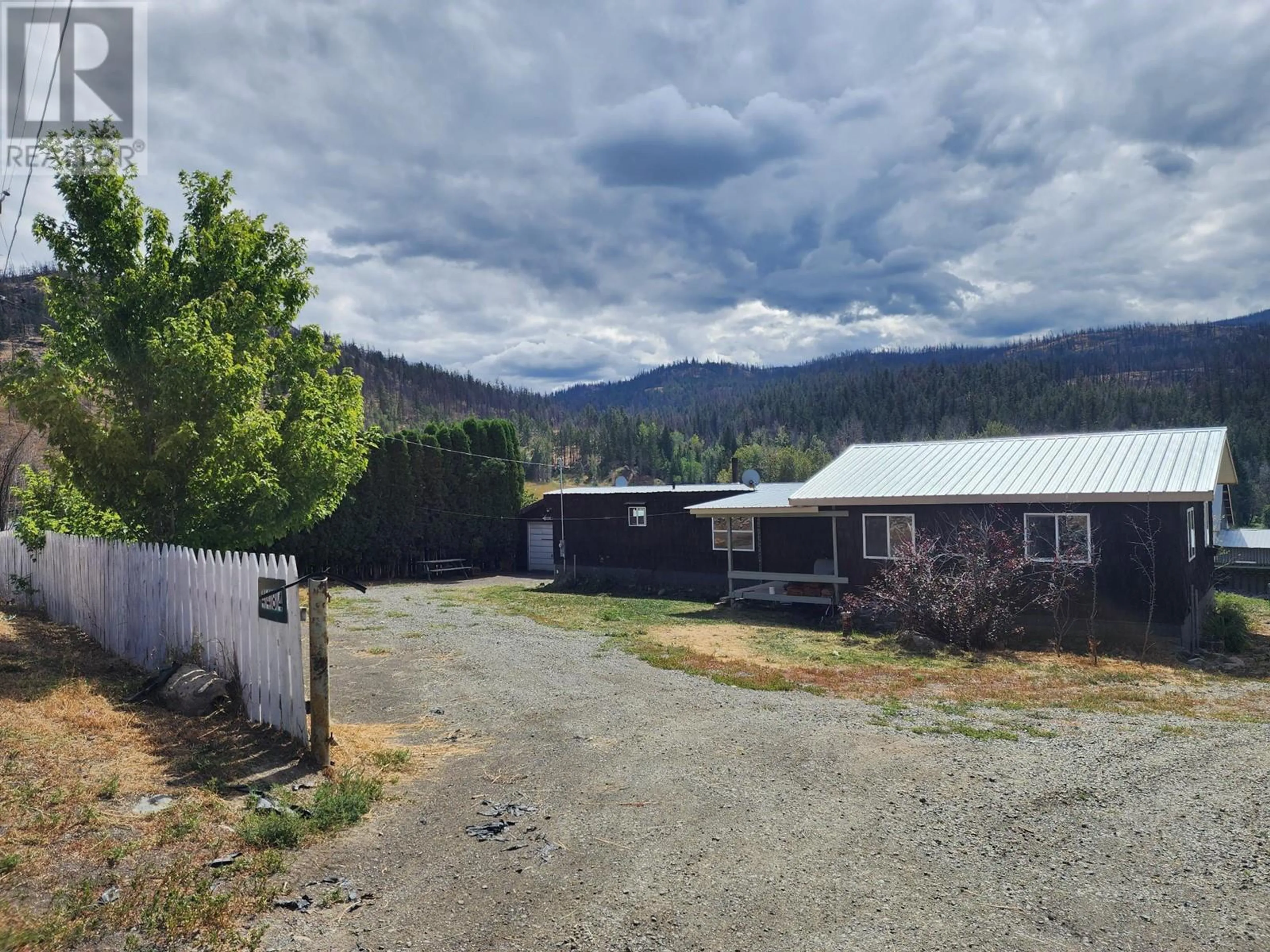 A pic from outside/outdoor area/front of a property/back of a property/a pic from drone, mountain view for 4484 YD RANCH ROAD, Ashcroft British Columbia V0K1A0