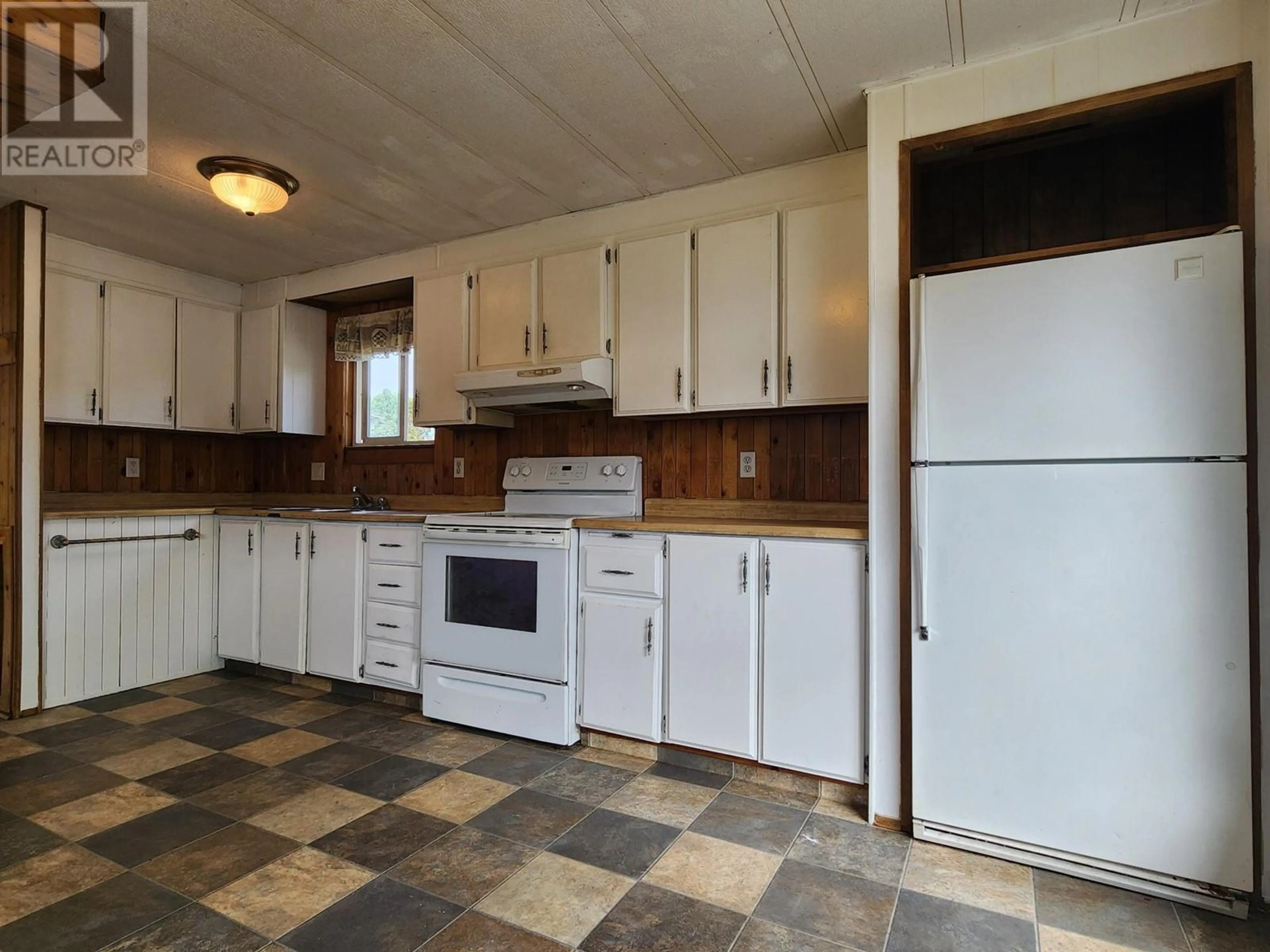 Standard kitchen, unknown for 4484 YD RANCH ROAD, Ashcroft British Columbia V0K1A0