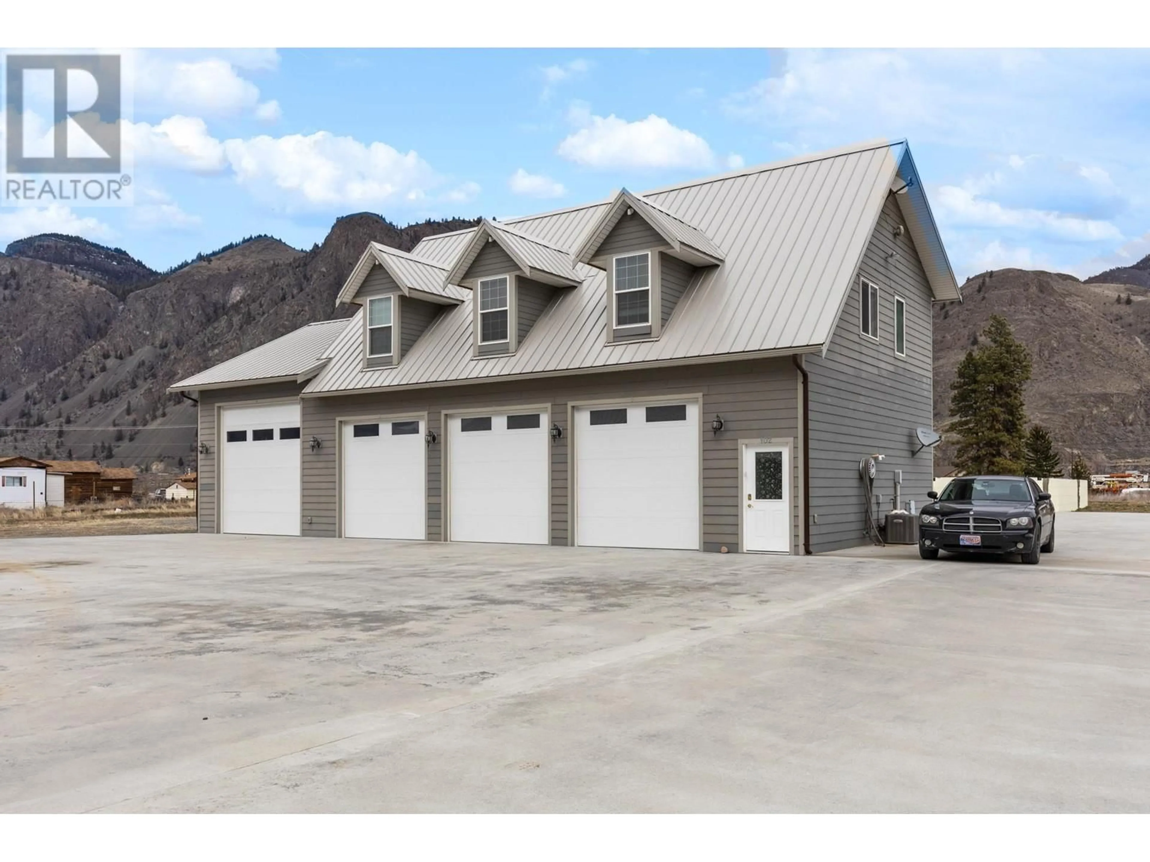 Indoor garage for 2338 HWY 3 OTHER, Cawston British Columbia V0X1C2