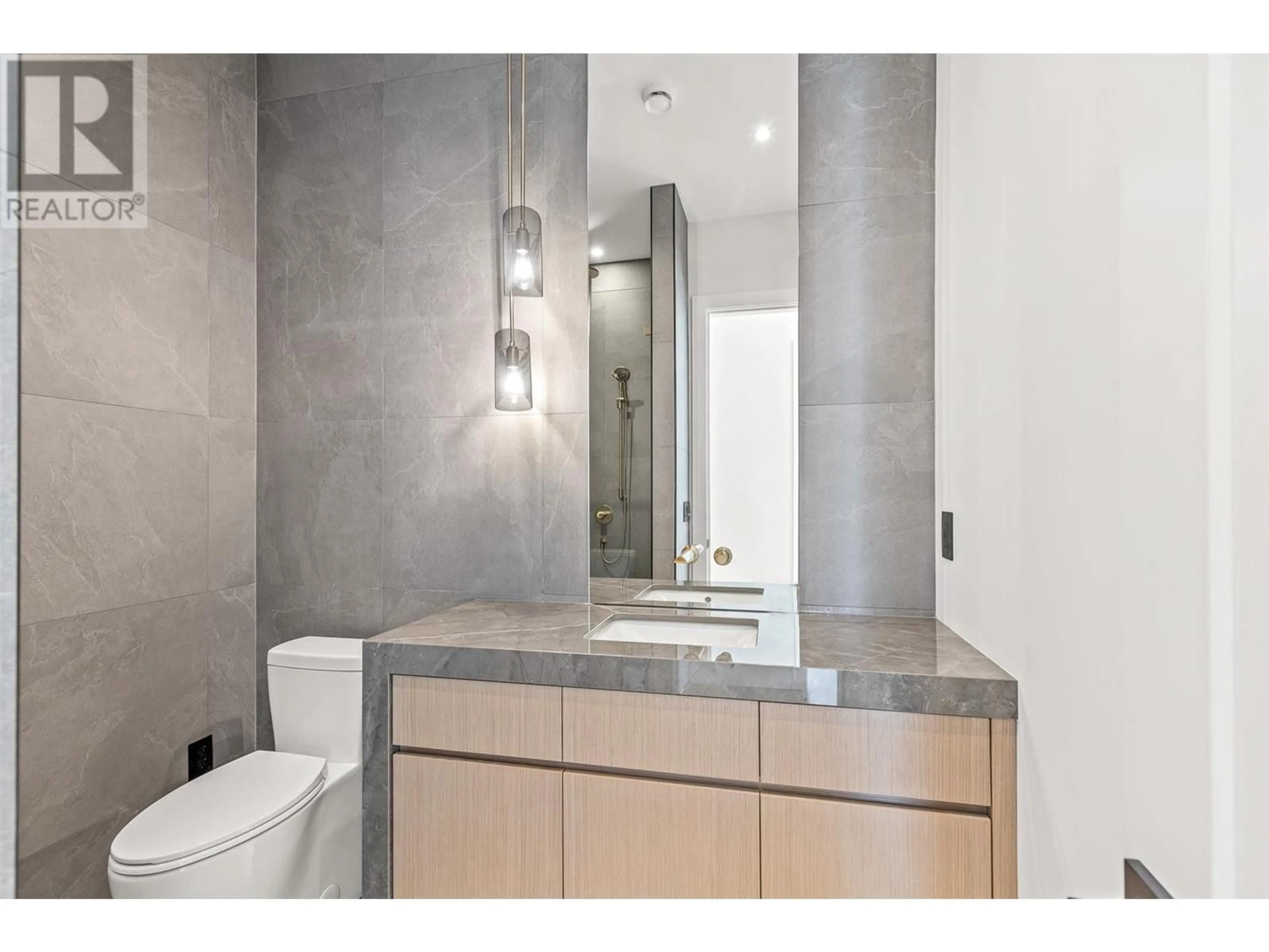 Contemporary bathroom, ceramic/tile floor for 1561 Cabernet Court, West Kelowna British Columbia V4T3B5