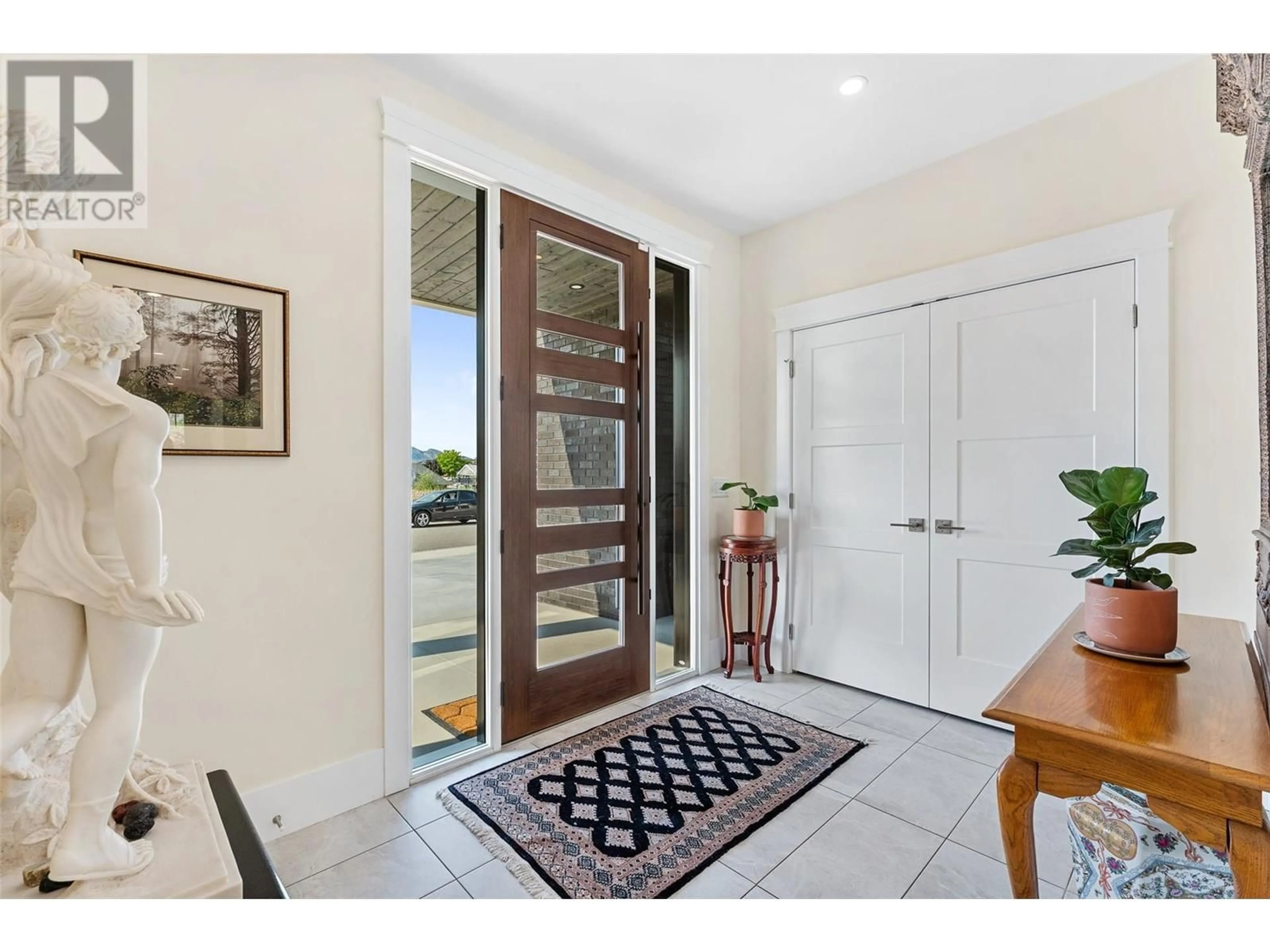 Indoor entryway for 1580 MALBEC PLACE, West Kelowna British Columbia V4T3B5