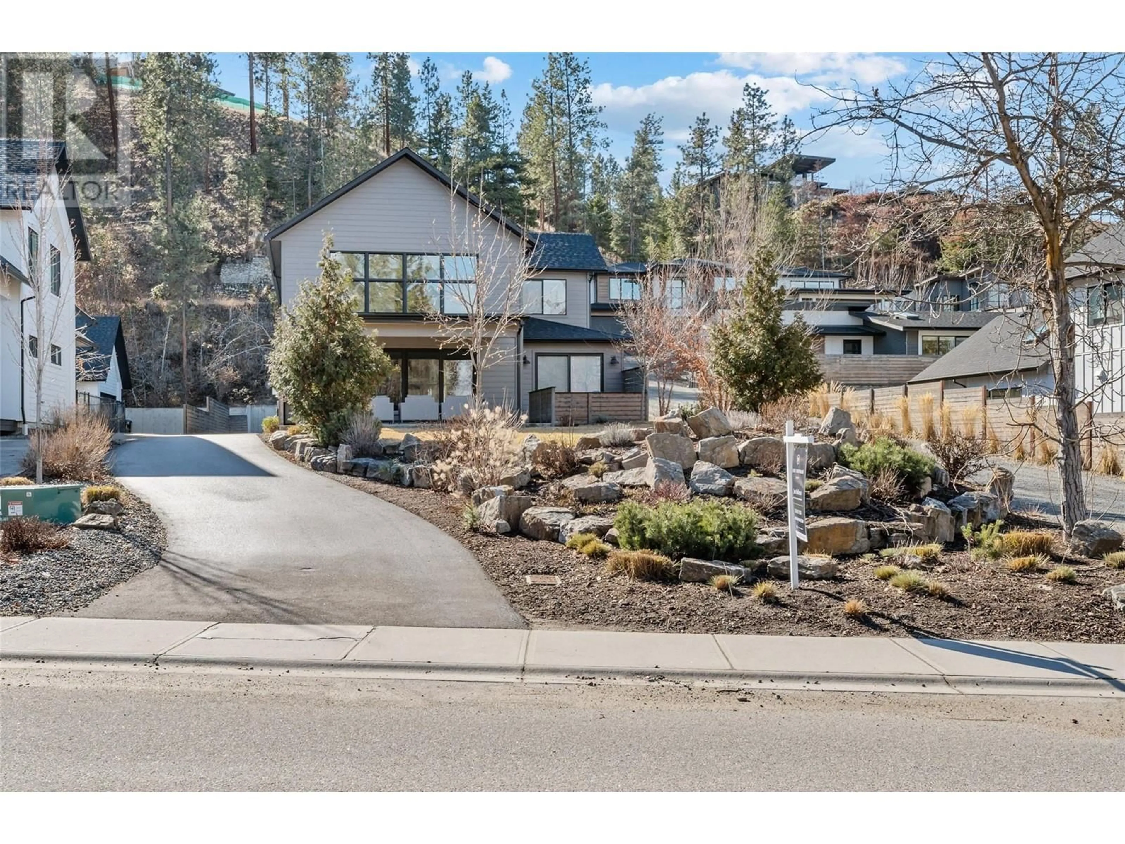 A pic from outside/outdoor area/front of a property/back of a property/a pic from drone, mountain view for 773 BARNABY ROAD, Kelowna British Columbia V1W4N9