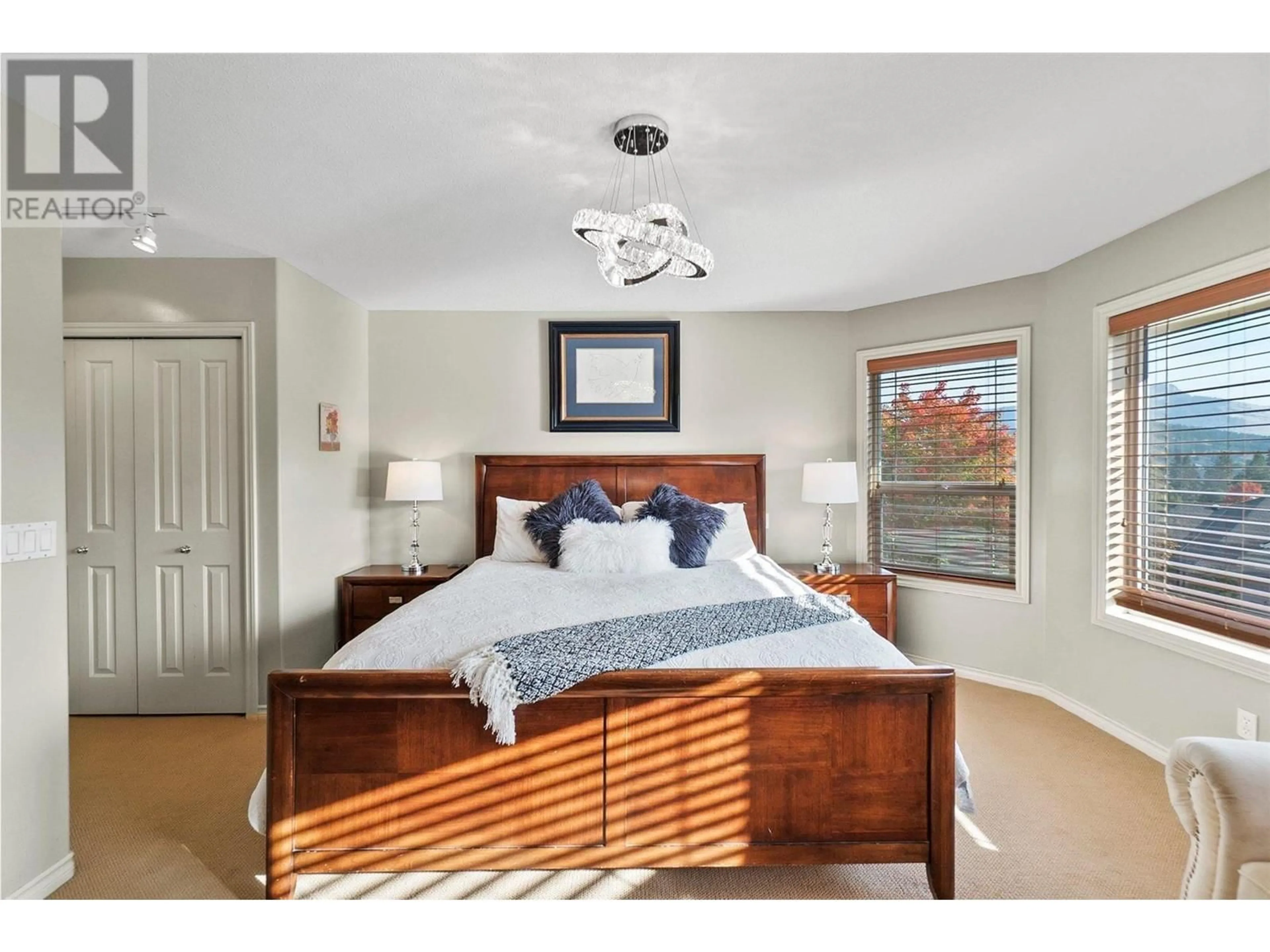 Bedroom with bed, unknown for 3941 Gallaghers Circle, Kelowna British Columbia V1W3Z9