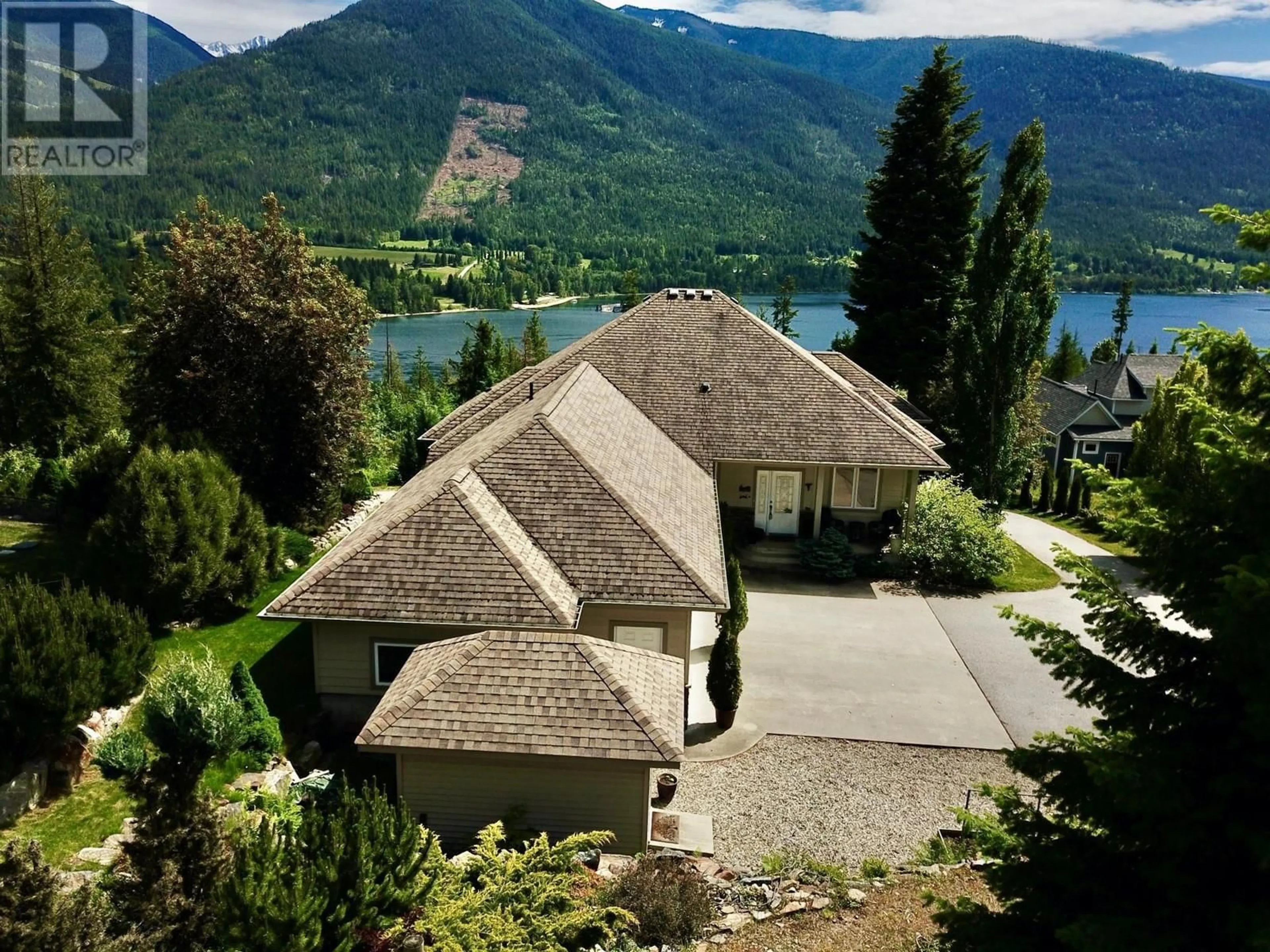 A pic from outside/outdoor area/front of a property/back of a property/a pic from drone, mountain view for 6817 GRANDVIEW DRIVE, Nelson British Columbia V1L6W6