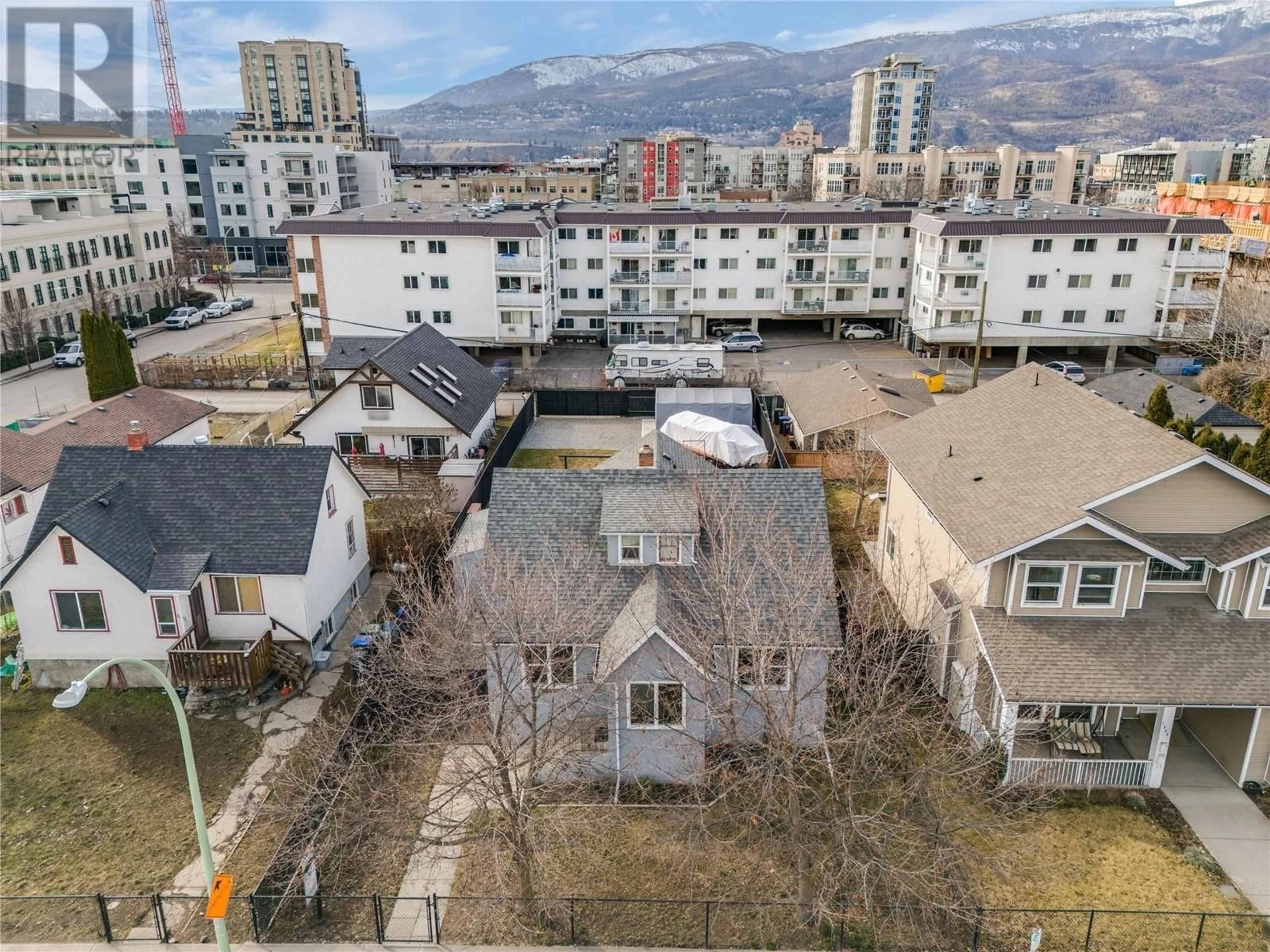 A pic from outside/outdoor area/front of a property/back of a property/a pic from drone, city buildings view from balcony for 1348 RICHTER STREET, Kelowna British Columbia V1Y2L3