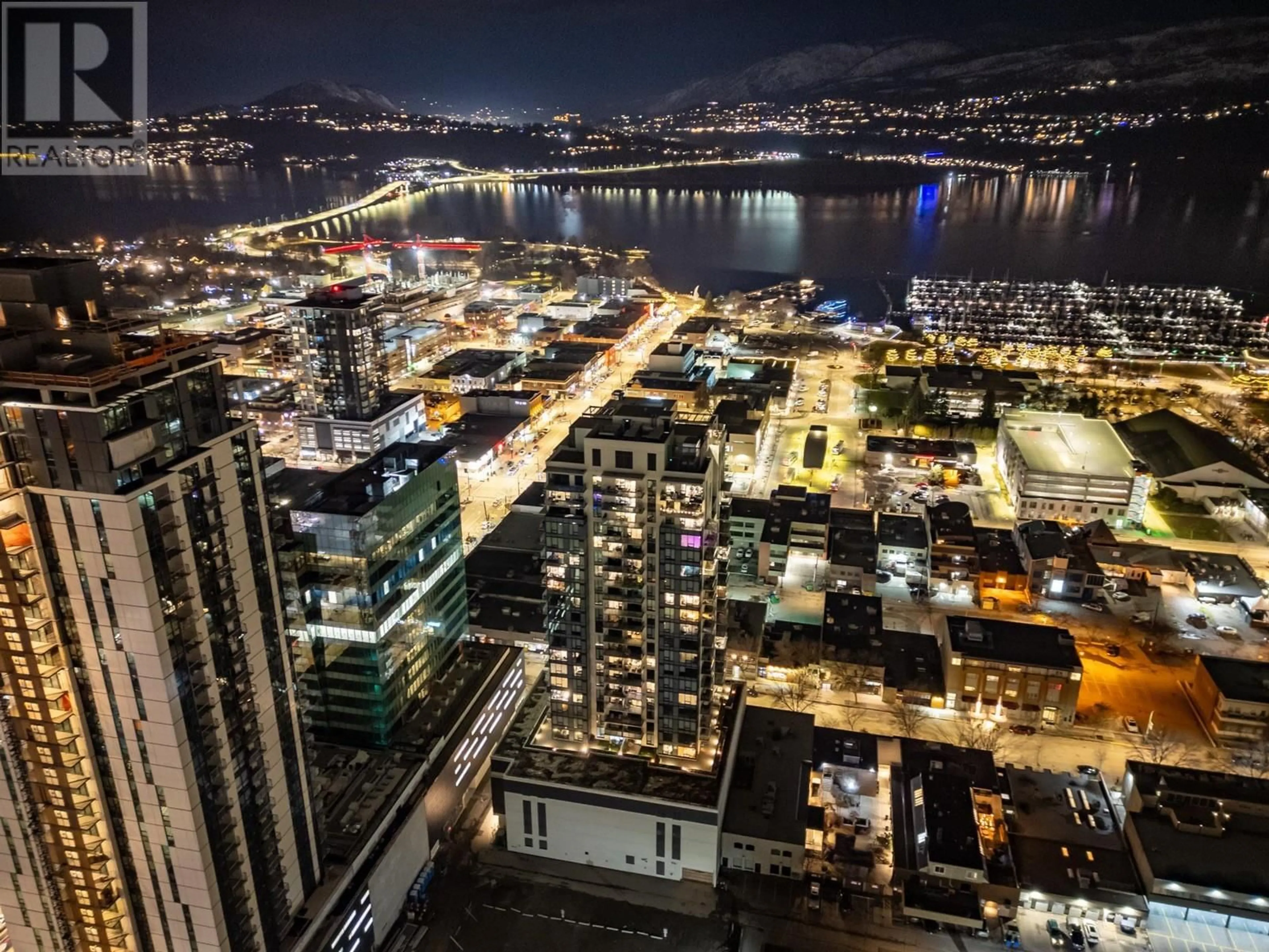 A pic from outside/outdoor area/front of a property/back of a property/a pic from drone, city buildings view from balcony for 606 - 1471 ST PAUL STREET, Kelowna British Columbia V1Y2E4