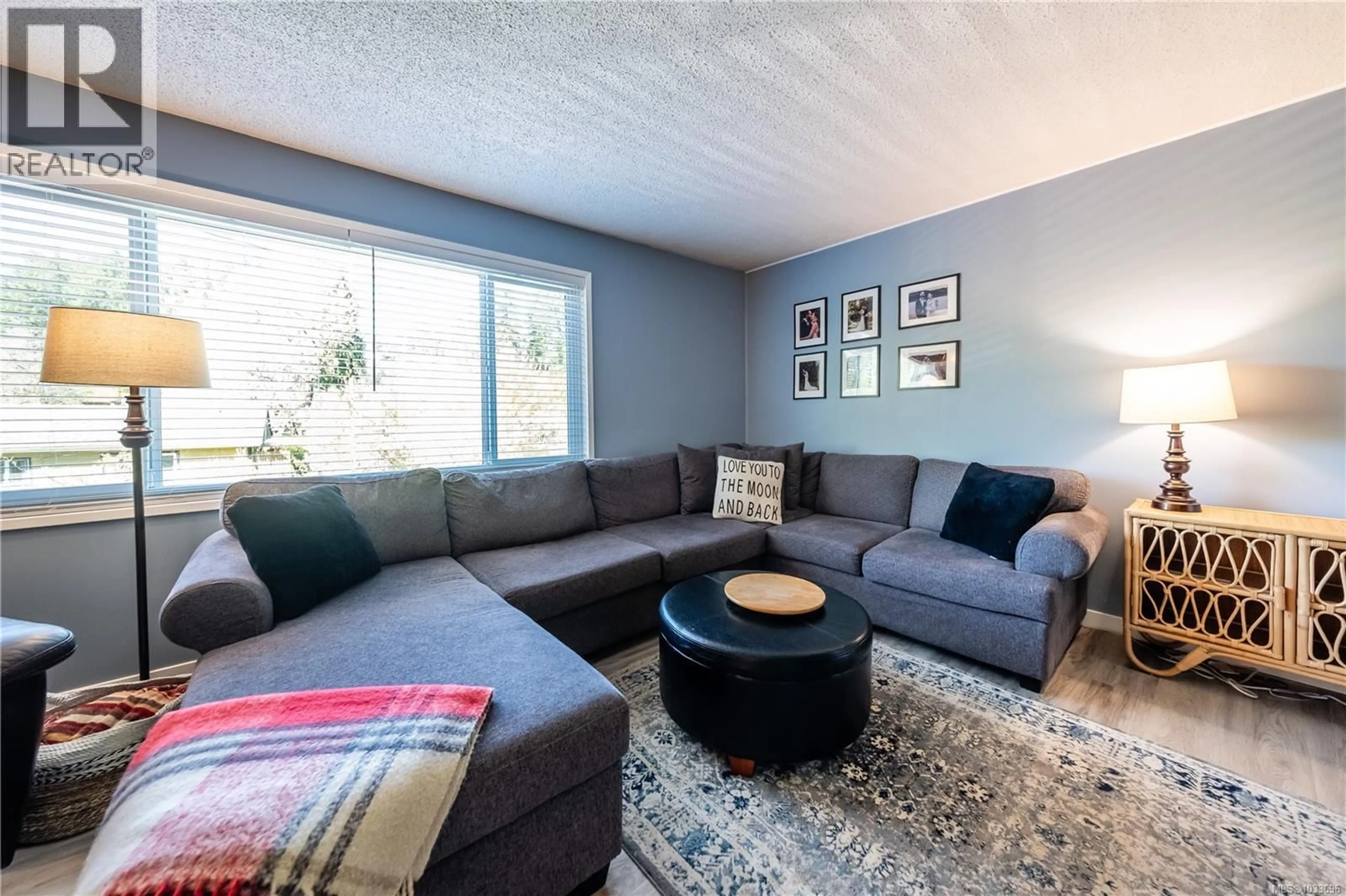 Living room with furniture, unknown for 2263 DICK AVENUE, Nanaimo British Columbia V9X1R6