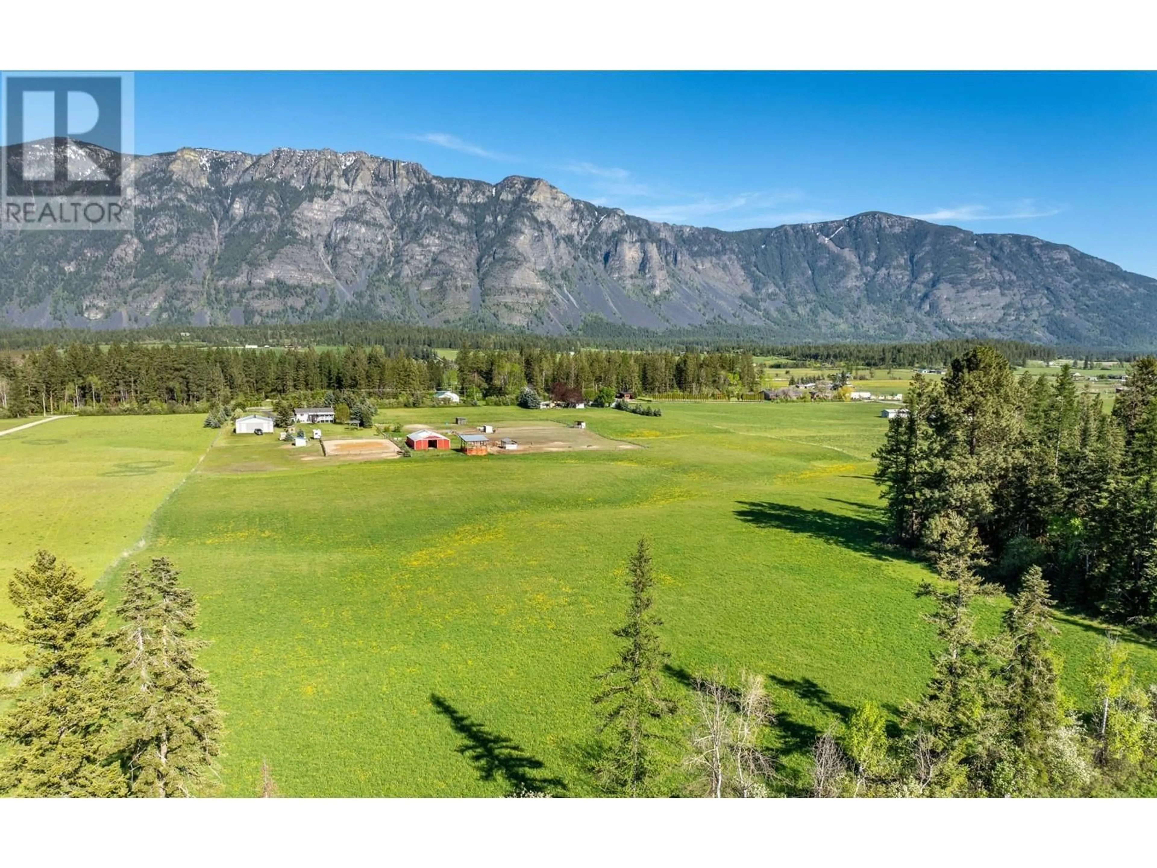 A pic from outside/outdoor area/front of a property/back of a property/a pic from drone, mountain view for 2575 SINCLAIR Road, Lister British Columbia V0B1G2