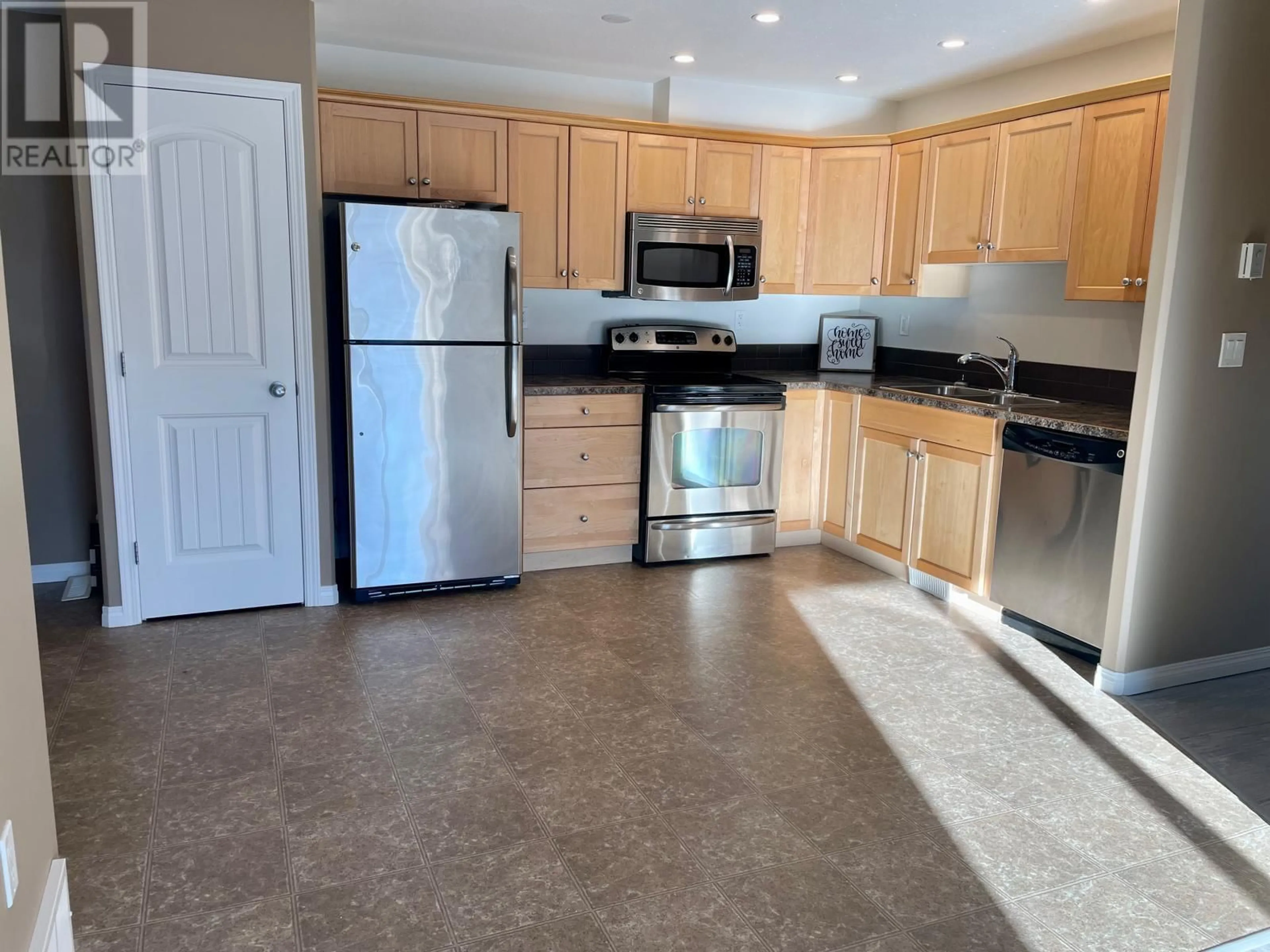 Standard kitchen, ceramic/tile floor for 3 - 801 96 AVENUE, Dawson Creek British Columbia V1G0C5