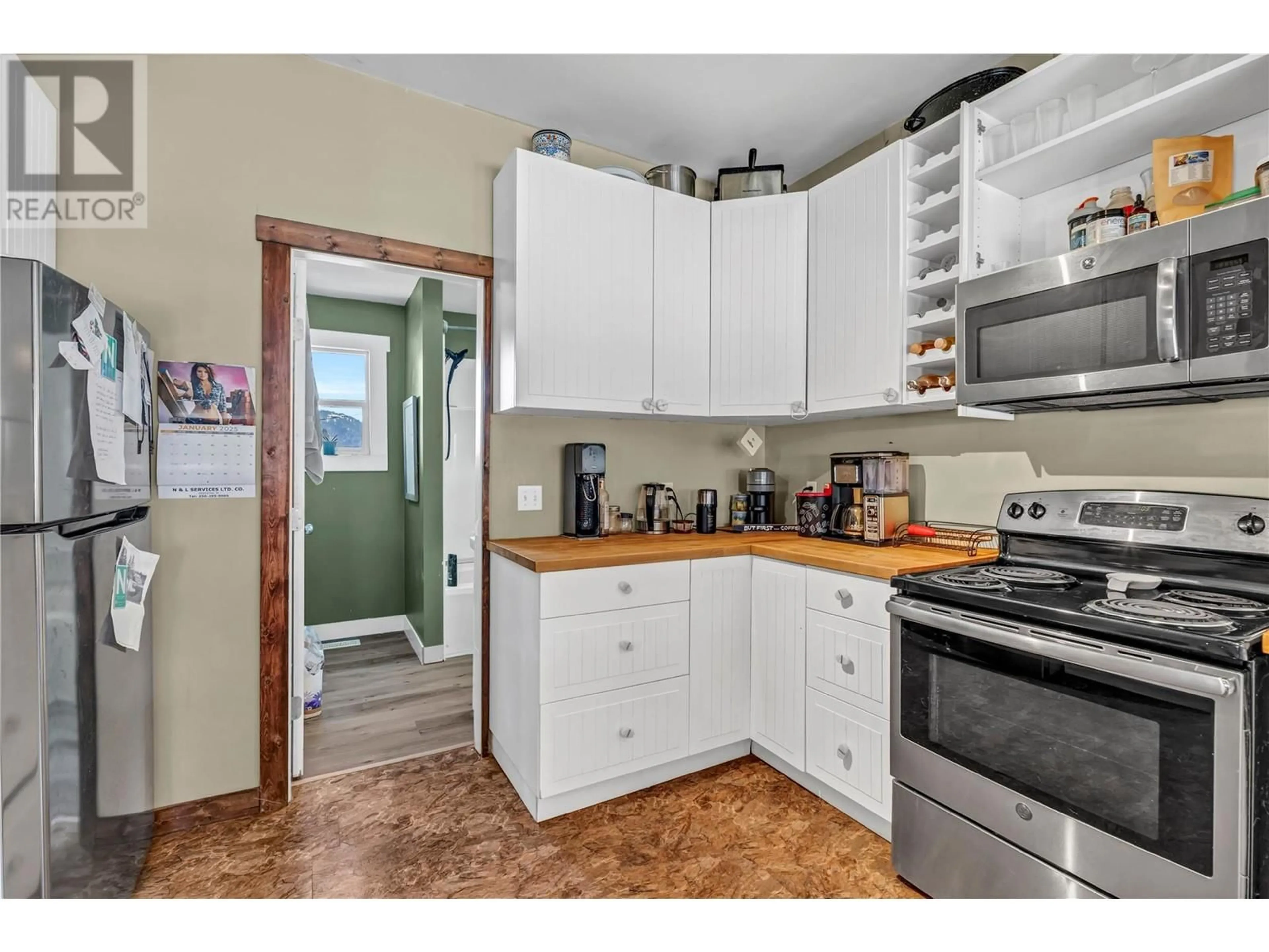 Standard kitchen, unknown for 218 Tulameen Ave, Princeton British Columbia V0X1W0