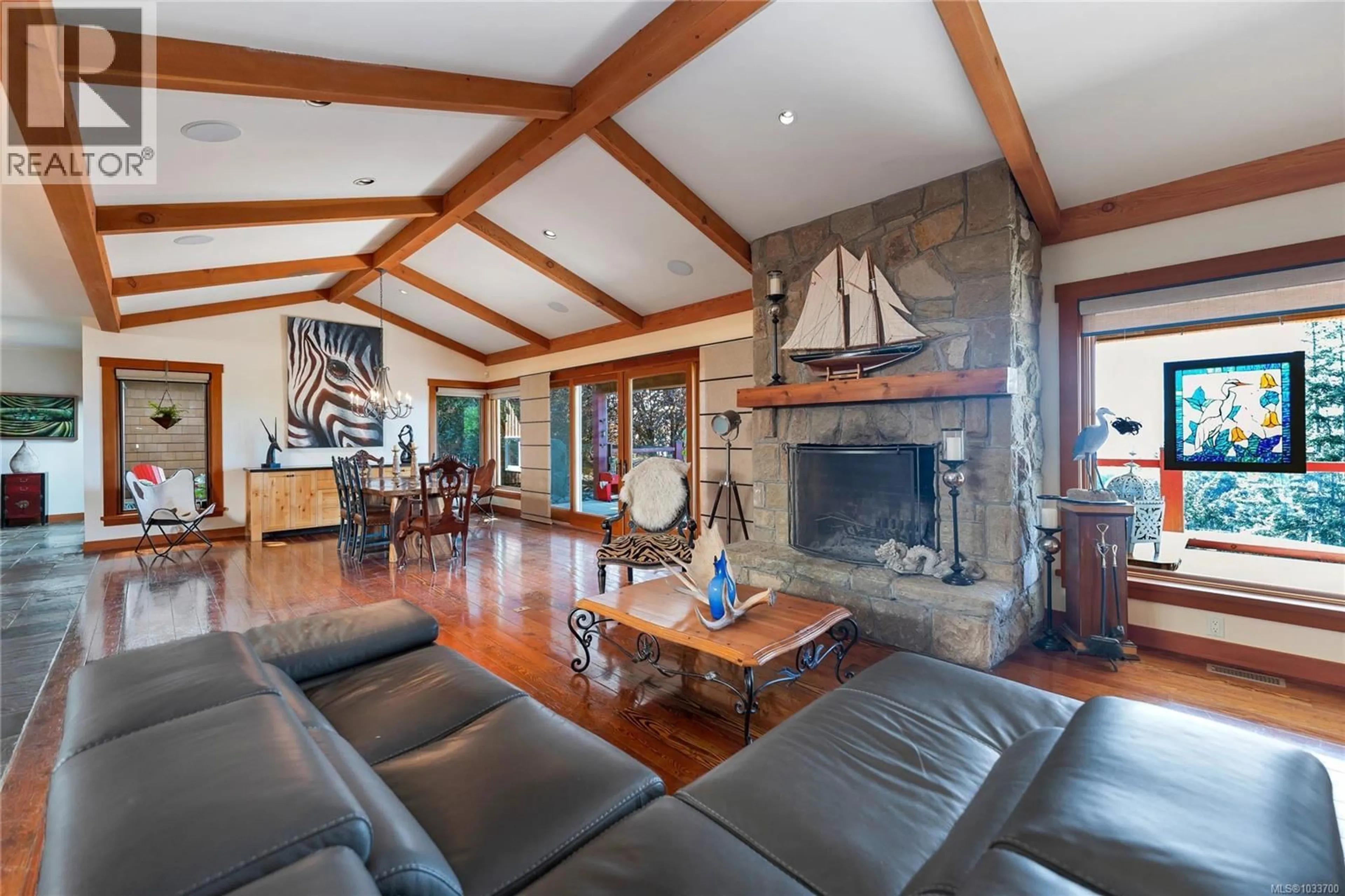 Living room with furniture, unknown for 219 PRINGLE FARM ROAD, Salt Spring British Columbia V8K2Y2