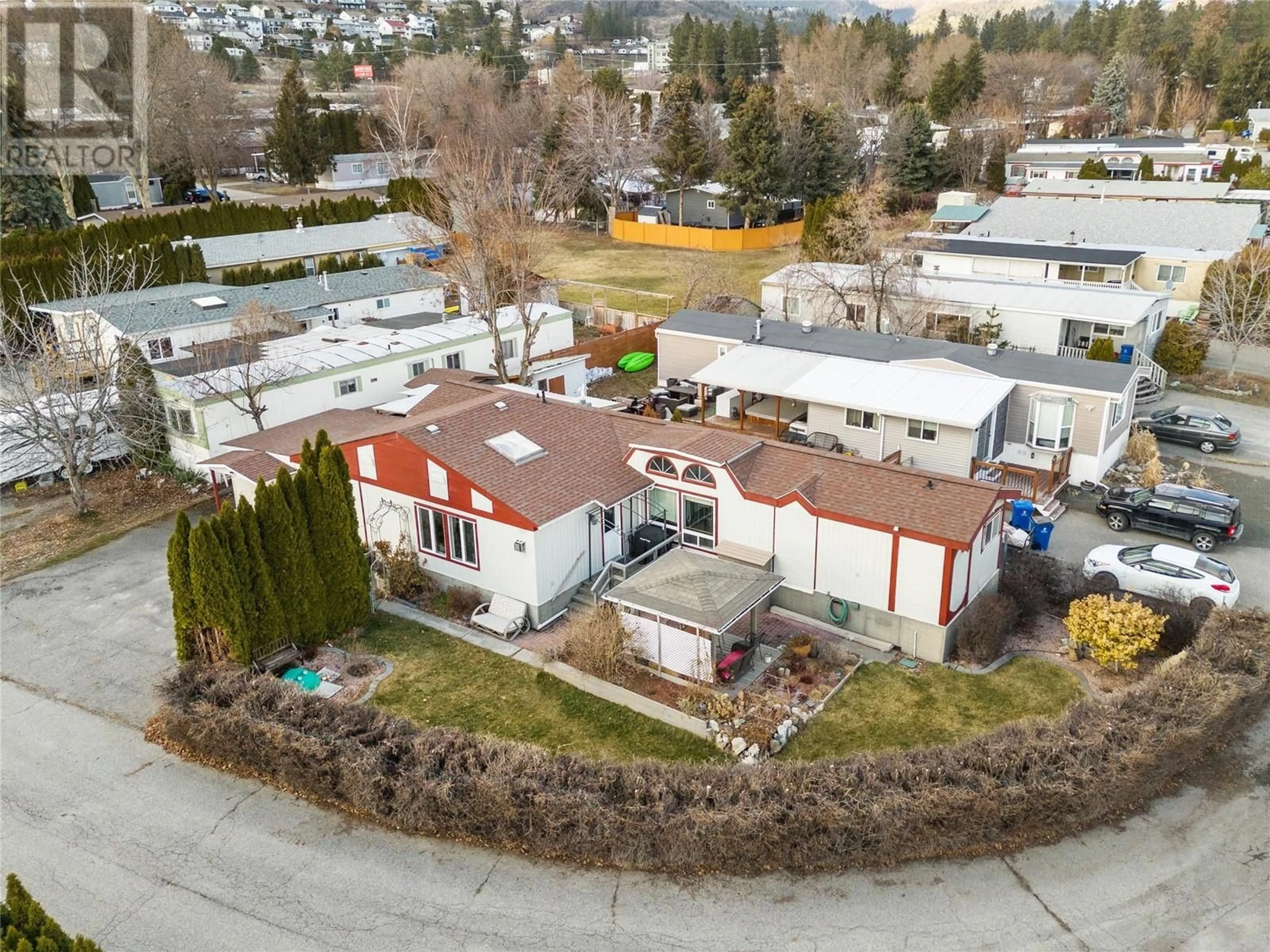 A pic from outside/outdoor area/front of a property/back of a property/a pic from drone, street for 263 - 2001 HIGHWAY 97 S HIGHWAY, West Kelowna British Columbia V1Z3E3