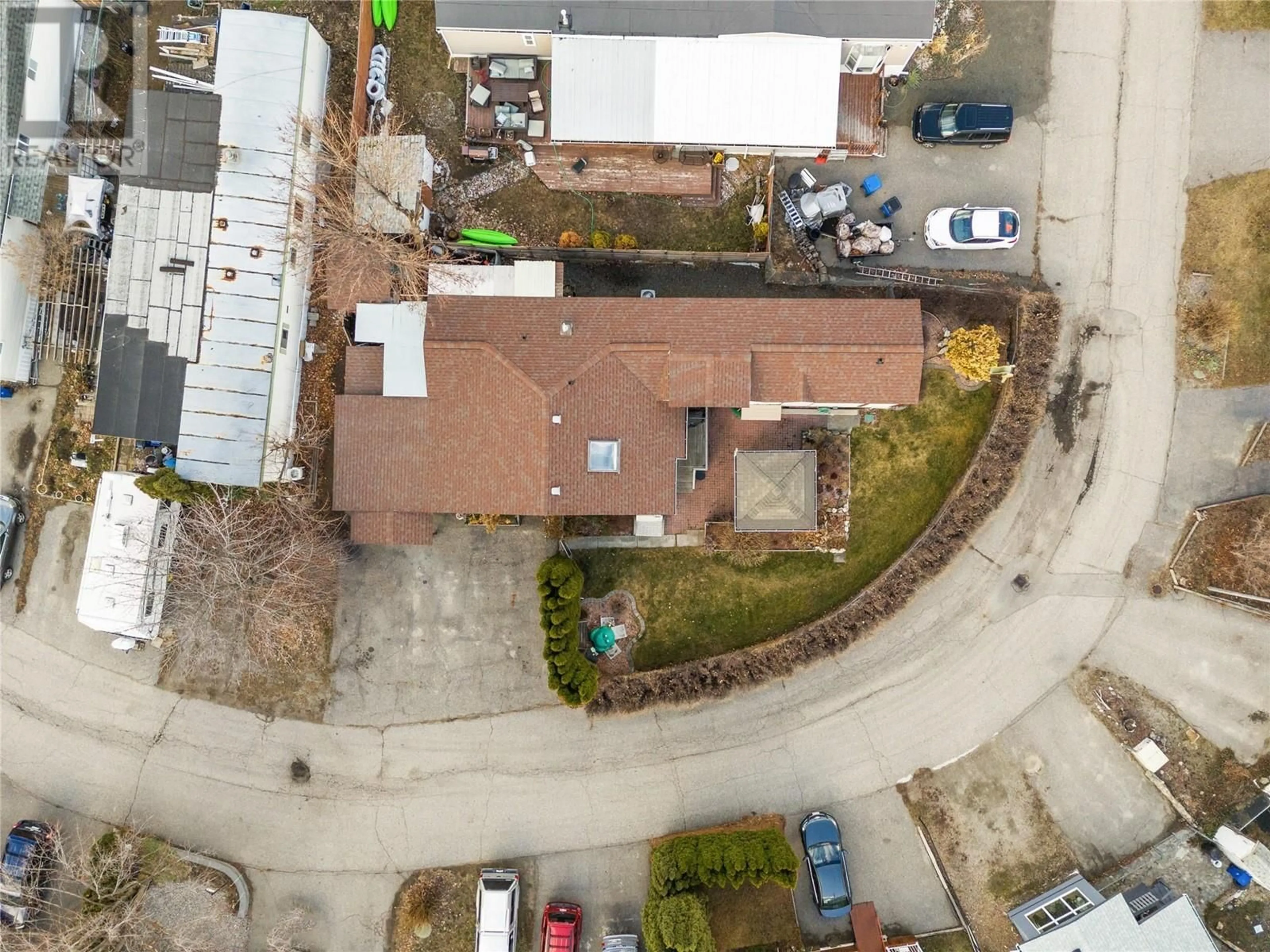 A pic from outside/outdoor area/front of a property/back of a property/a pic from drone, street for 263 - 2001 HIGHWAY 97 S HIGHWAY, West Kelowna British Columbia V1Z3E3