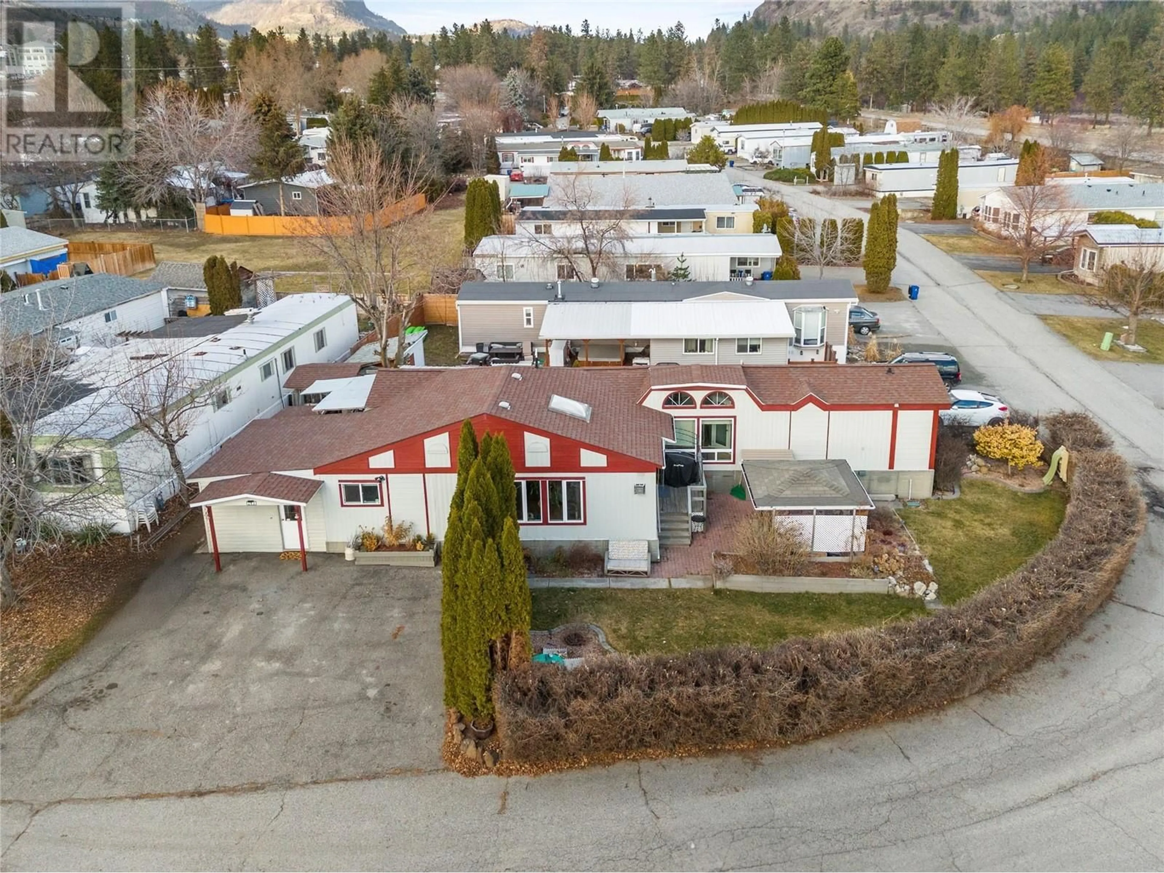 A pic from outside/outdoor area/front of a property/back of a property/a pic from drone, unknown for 263 - 2001 HIGHWAY 97 S HIGHWAY, West Kelowna British Columbia V1Z3E3