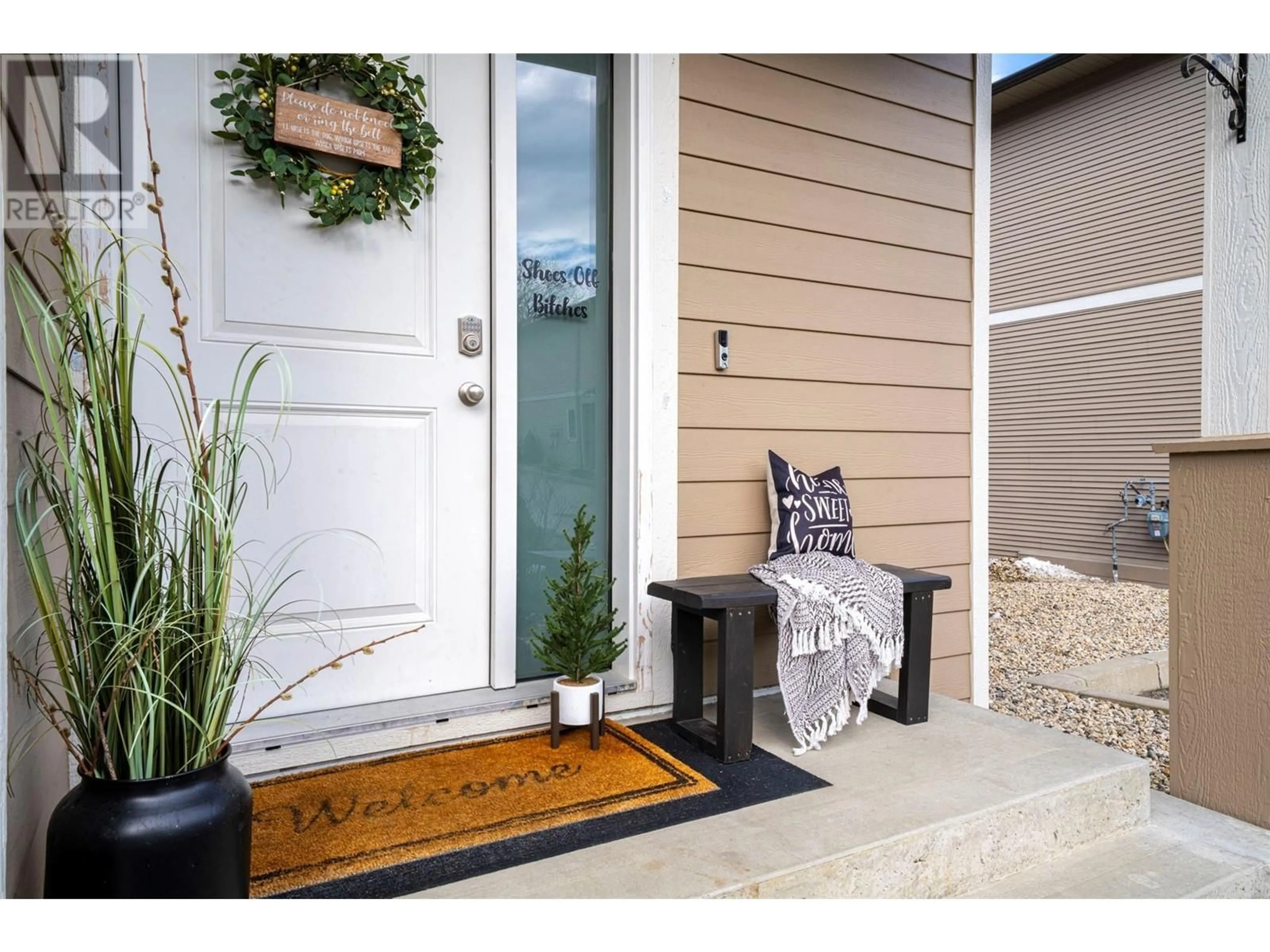 Indoor entryway for 173 Salmon Arm Drive Unit# 107, Enderby British Columbia V0E1V1