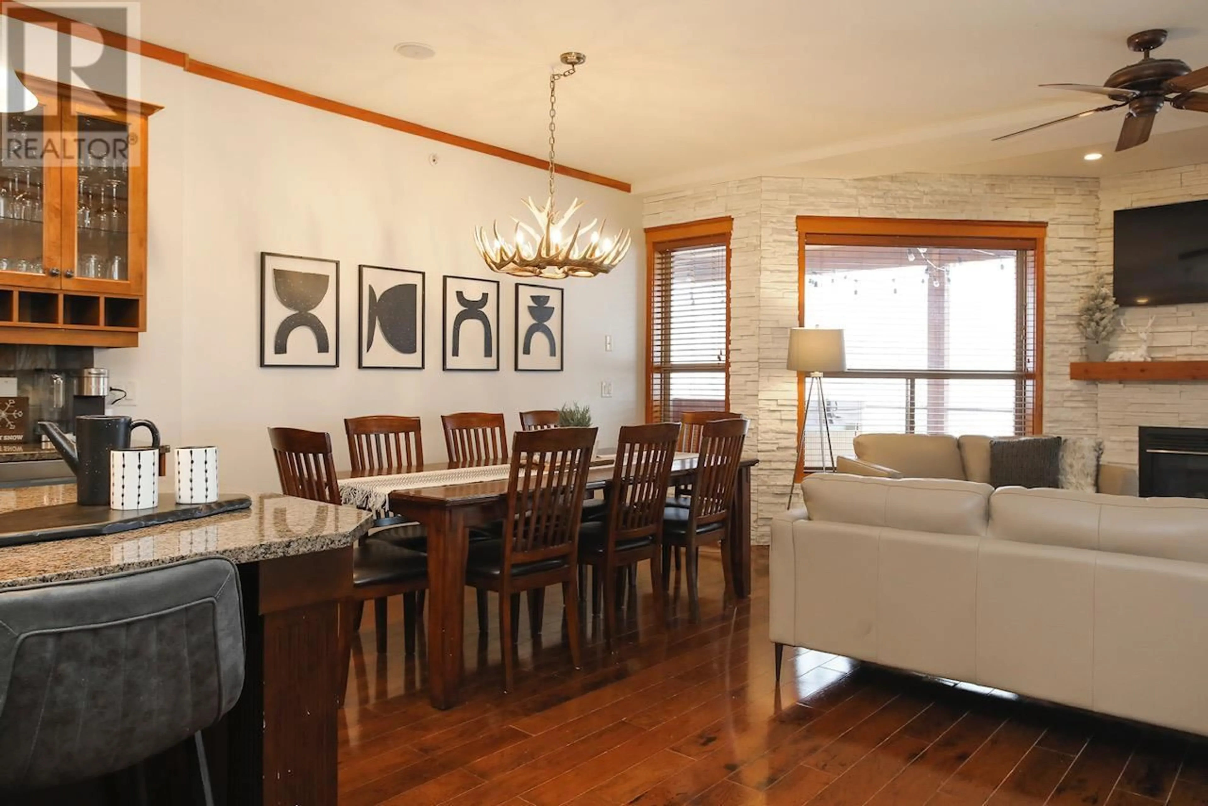 Dining room, wood/laminate floor for 405 - 5050 SNOWBIRD WAY, Big White British Columbia V1P1P3