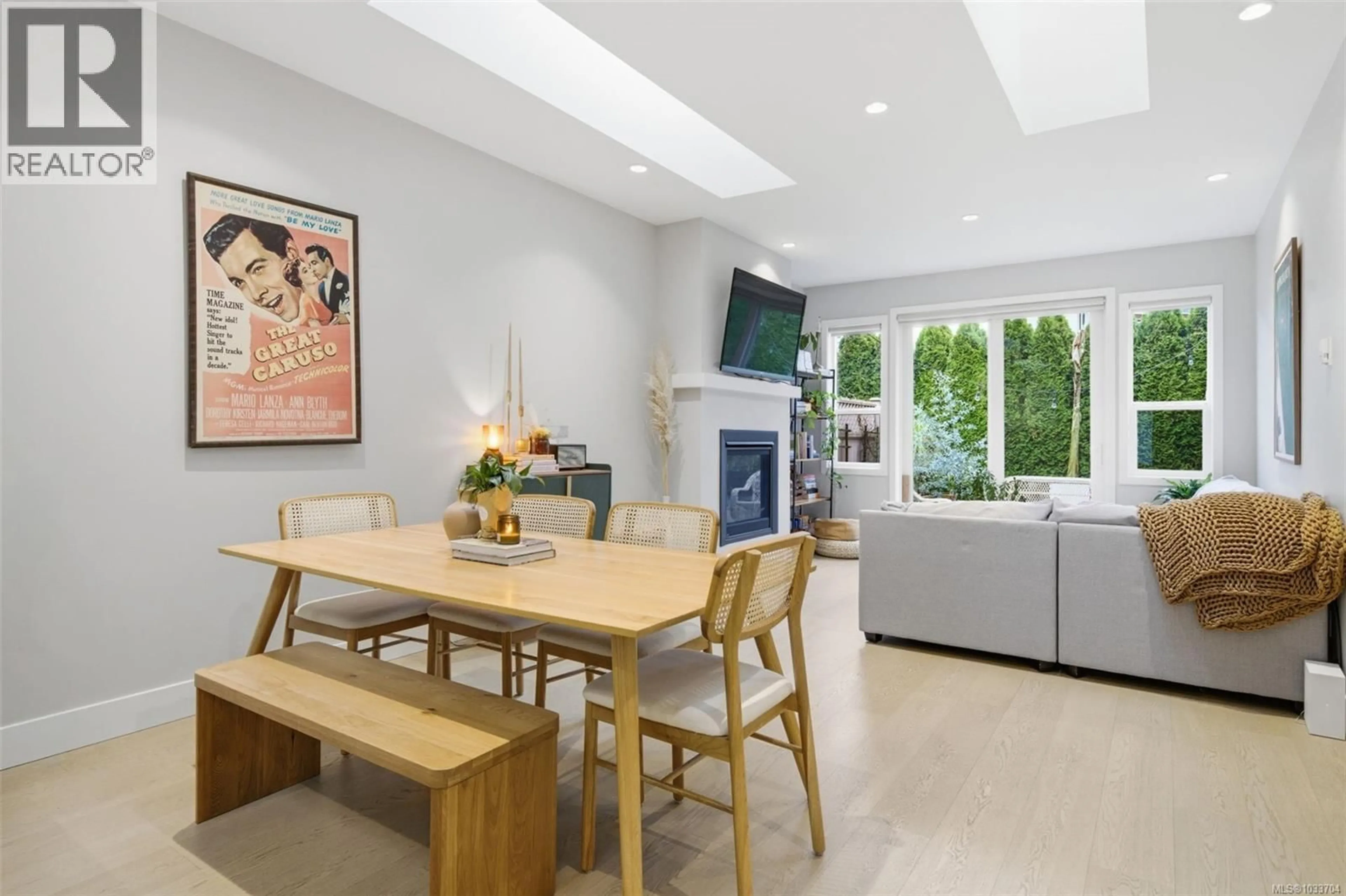 Dining room, unknown for 3 - 10490 RESTHAVEN DRIVE, Sidney British Columbia V8L3H7