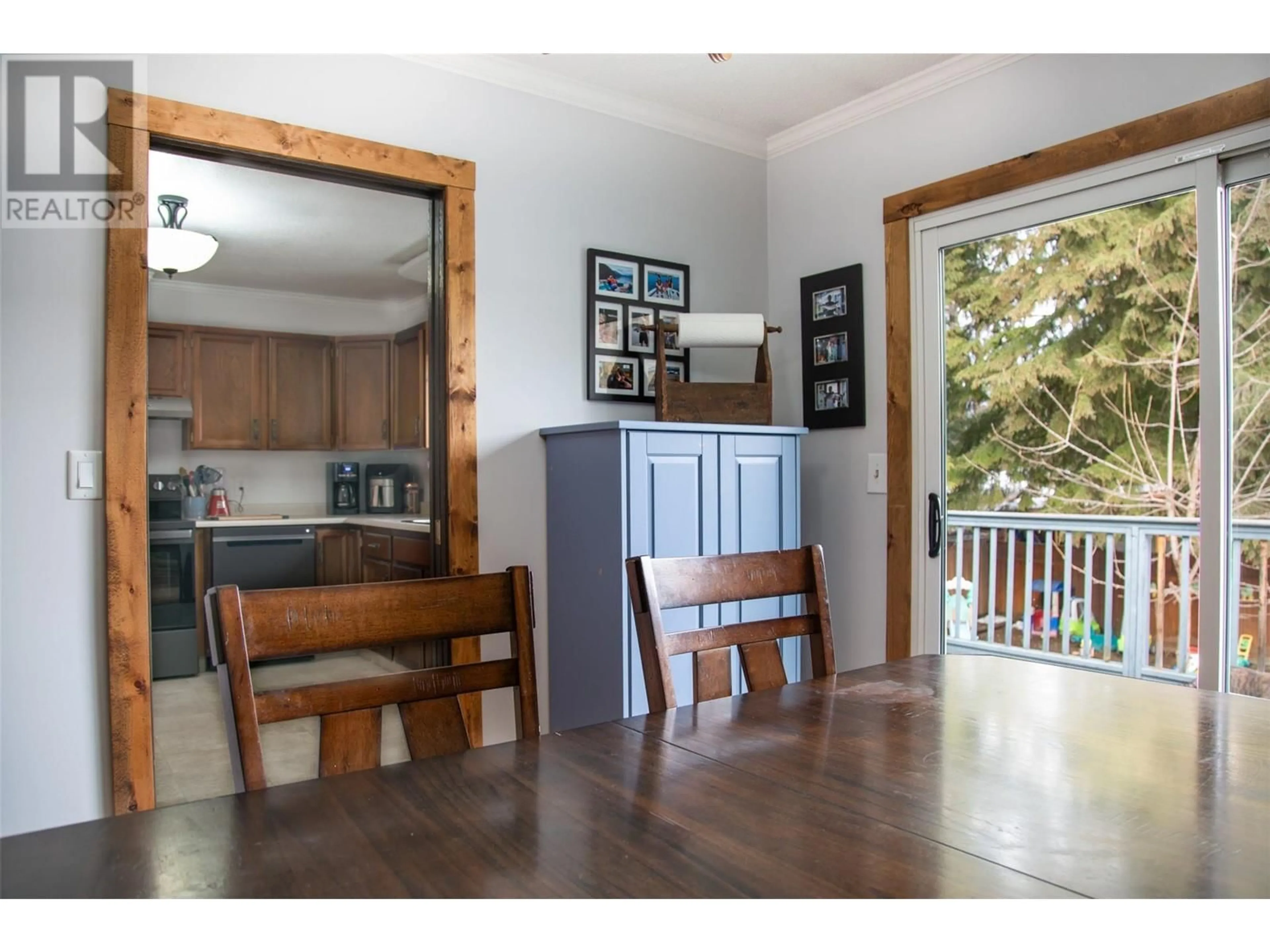 Dining room, wood/laminate floor for 1518 Nichol Road, Revelstoke British Columbia V0E2S1