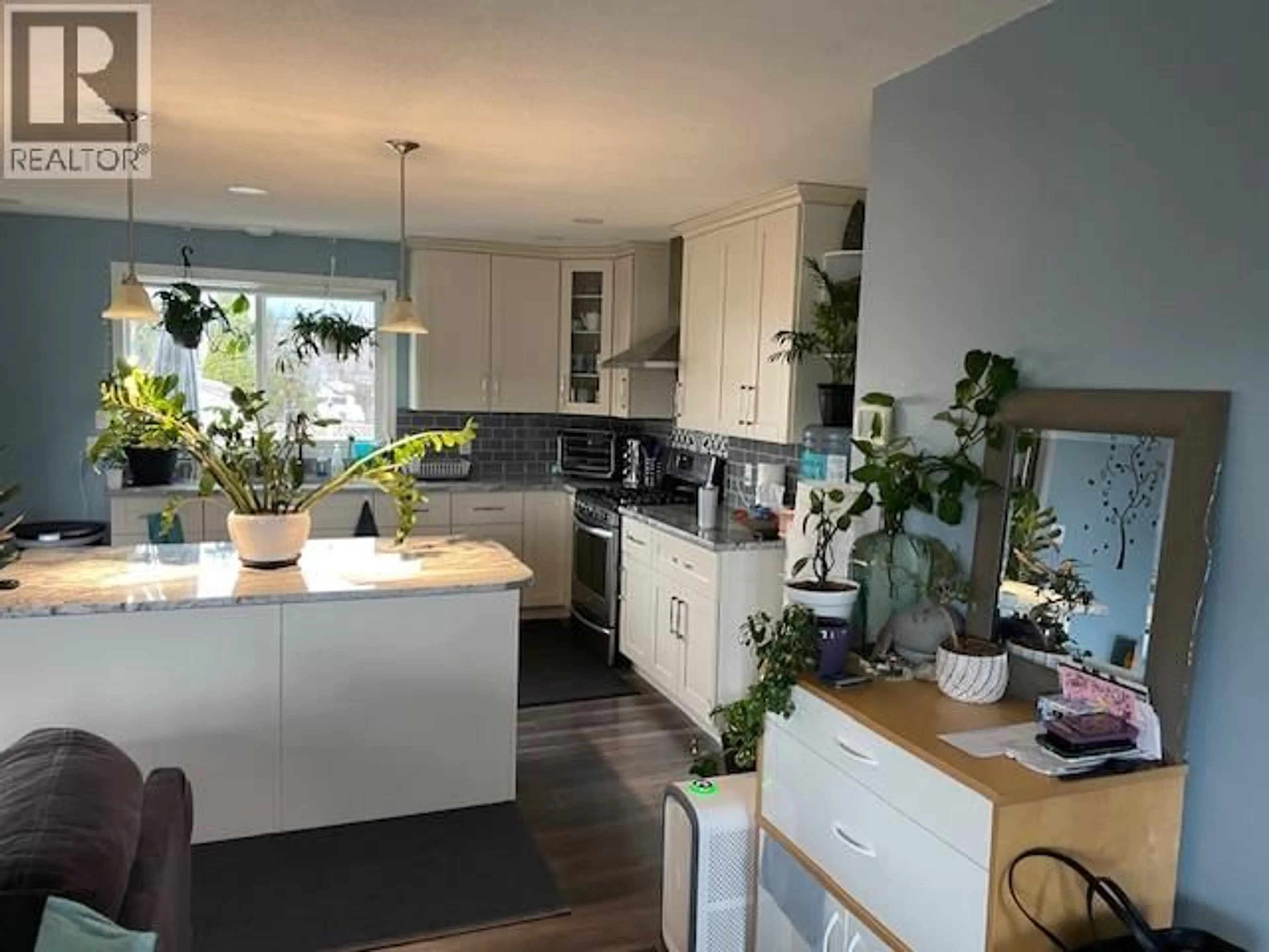Open concept kitchen, unknown for 1340 MORGAN ROAD, Kelowna British Columbia V1X1V8