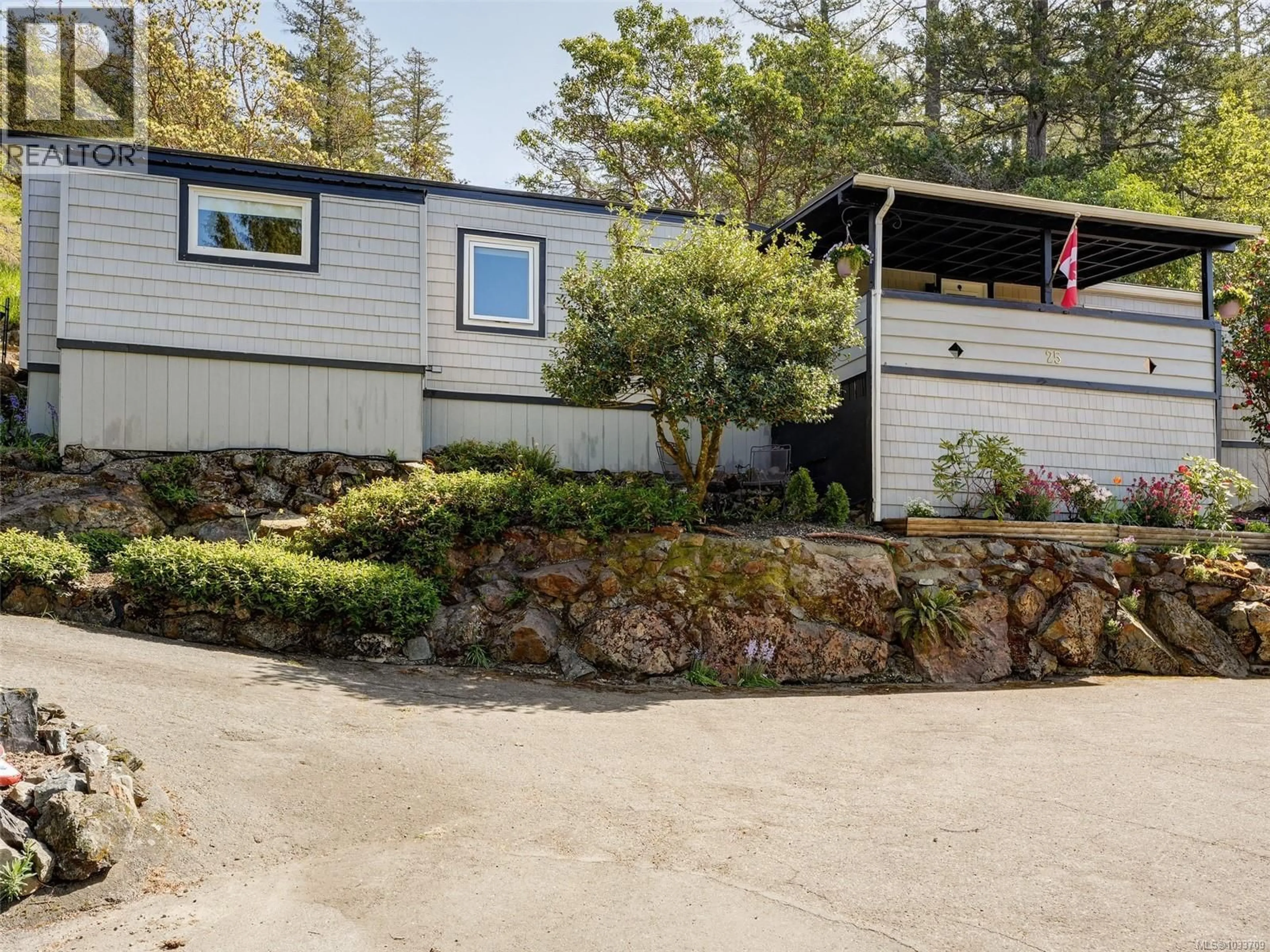 Home with vinyl exterior material, street for 25 - 2587 SELWYN ROAD, Langford British Columbia V9B4Y1