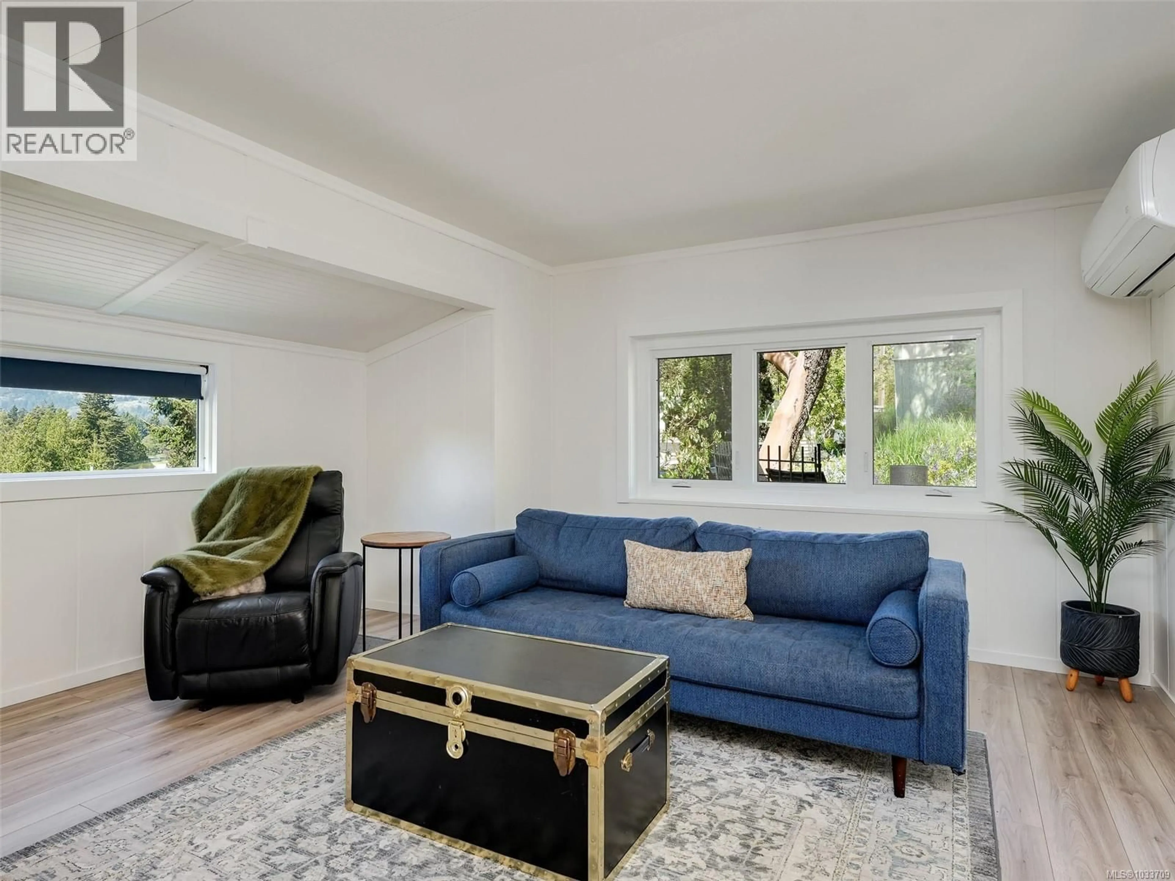 Living room with furniture, unknown for 25 - 2587 SELWYN ROAD, Langford British Columbia V9B4Y1