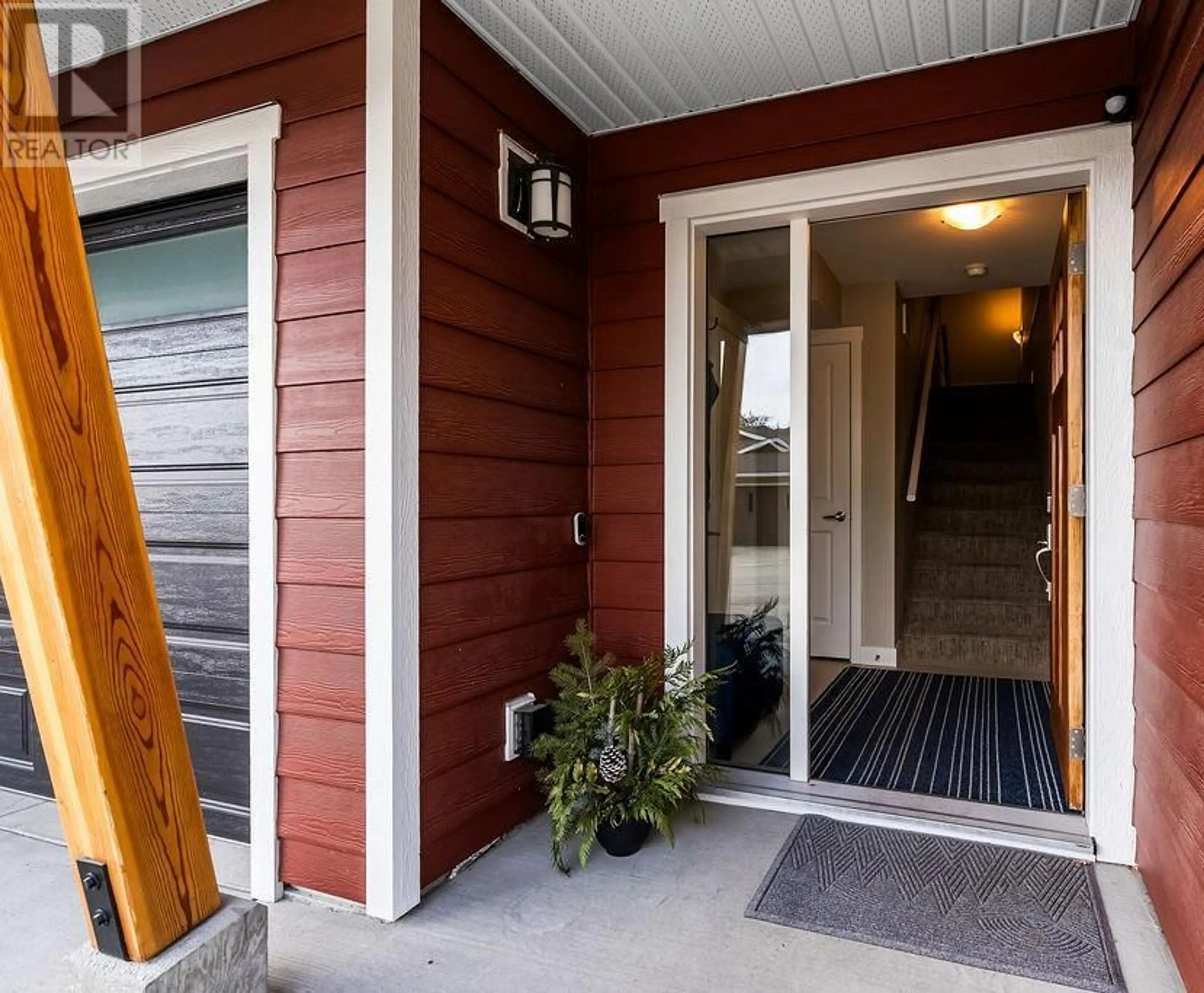 Indoor entryway for 2490 Tuscany Drive Unit# 20, West Kelowna British Columbia V4T3M4