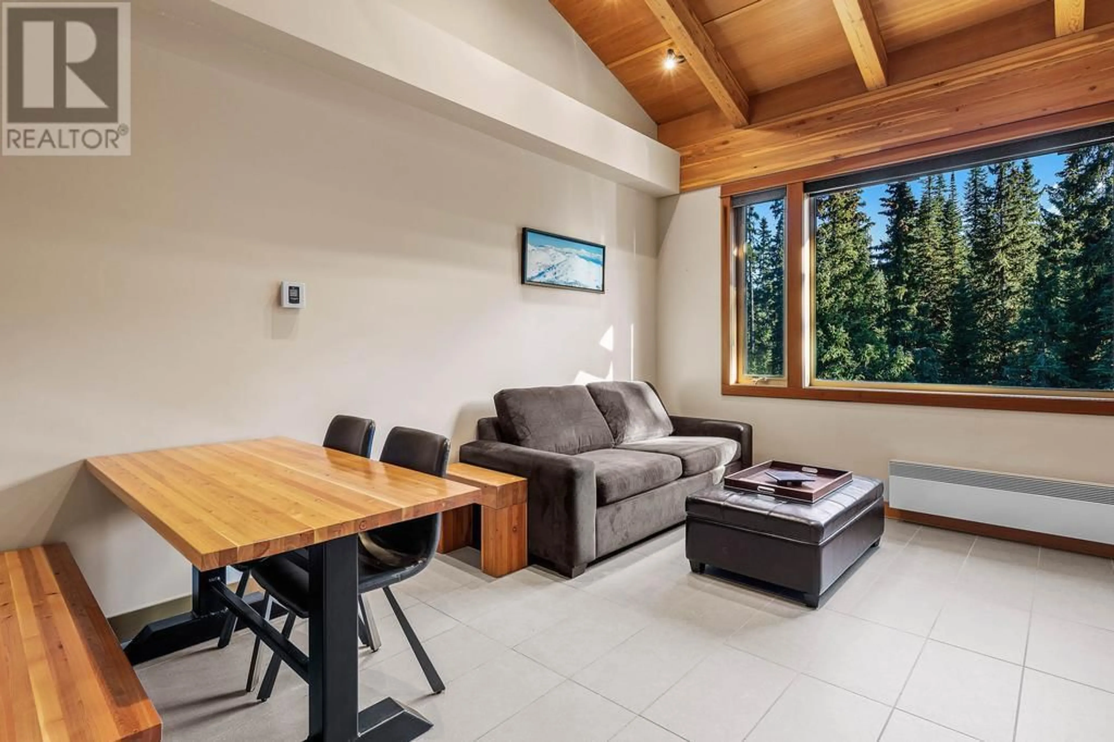 Living room with furniture, unknown for 403 - 3270 VILLAGE WAY, Kamloops British Columbia V0E5N0