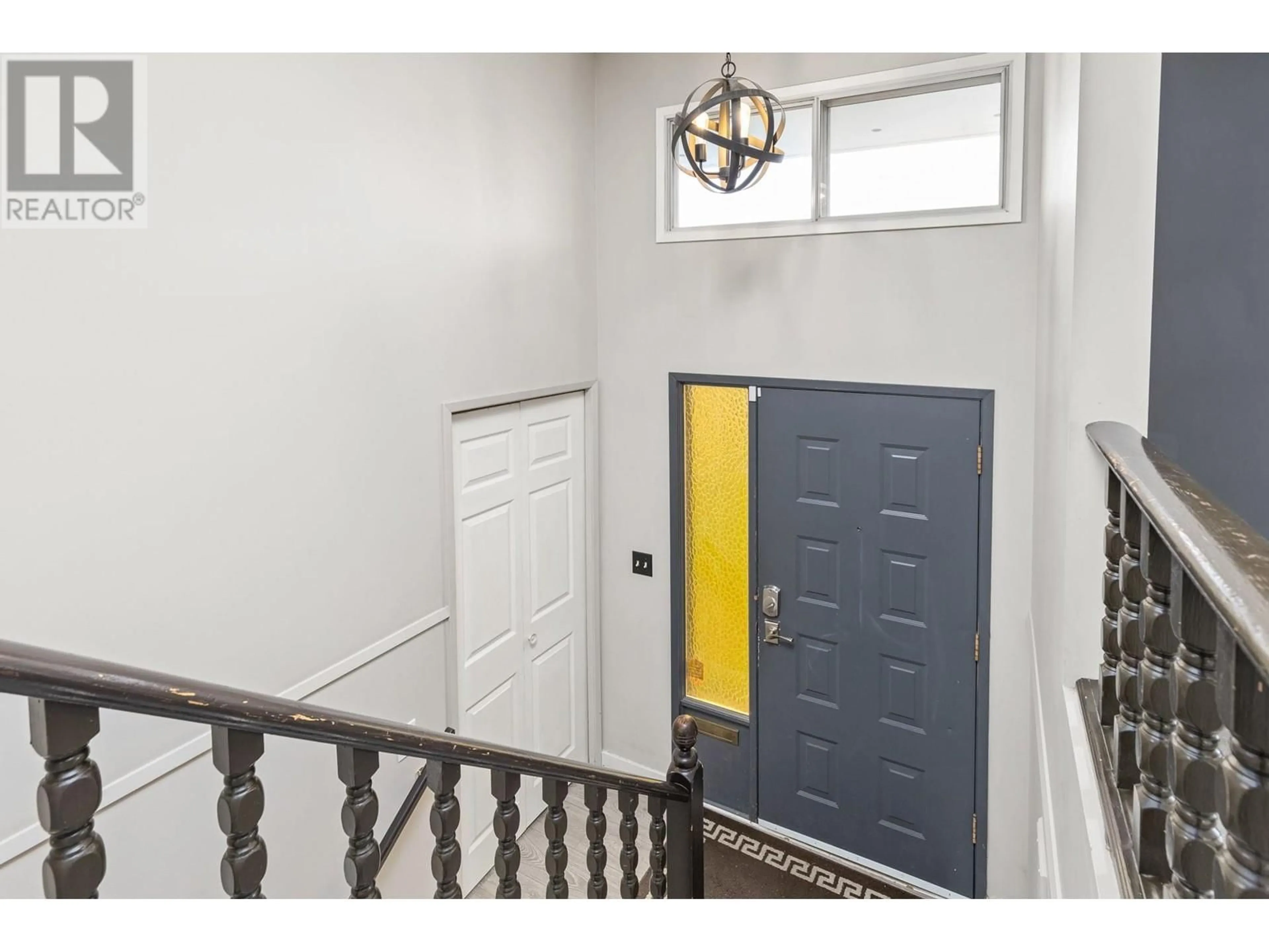 Indoor entryway for 965 GRAHAM ROAD, Kelowna British Columbia V1X5X4