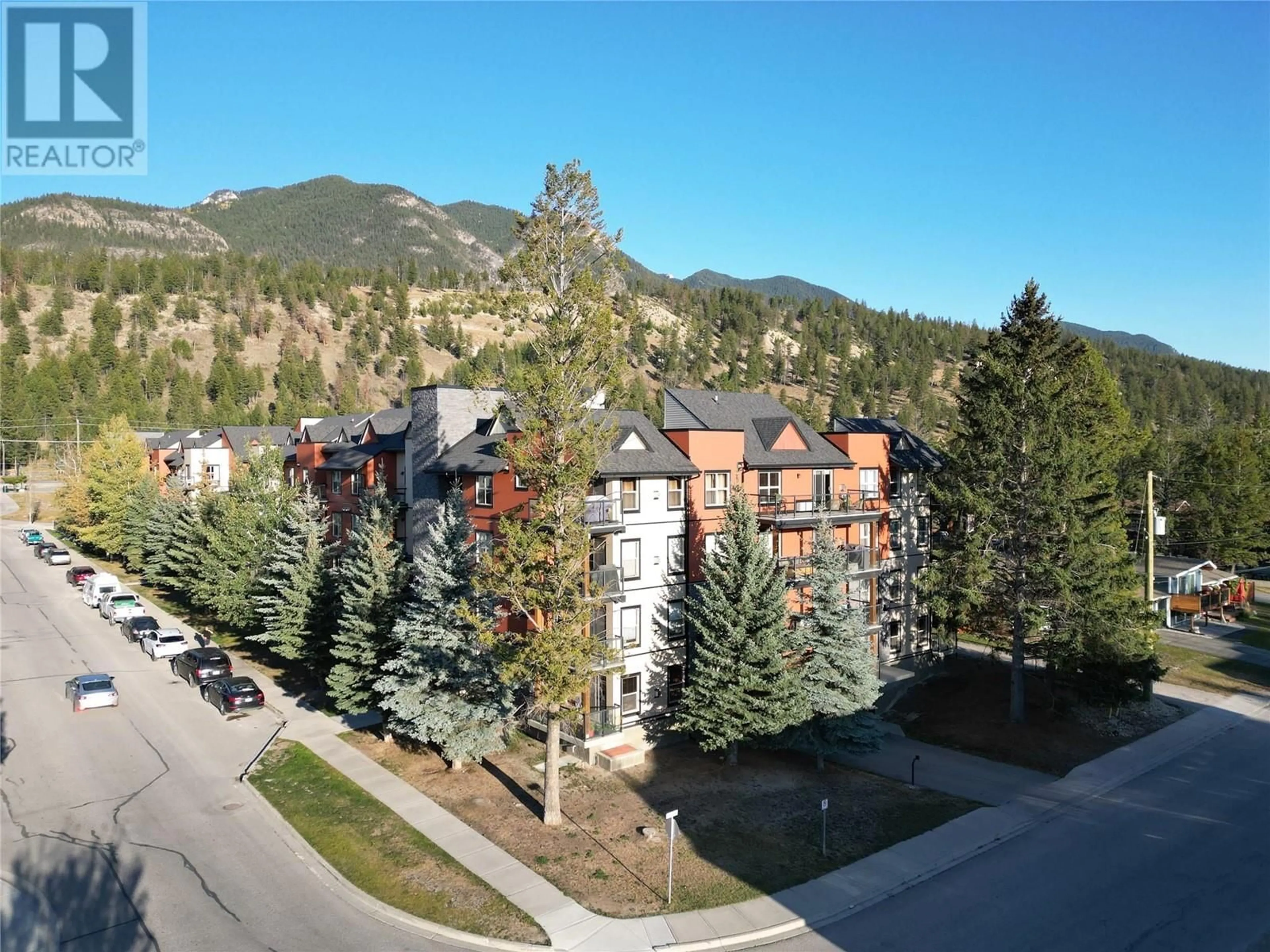 A pic from outside/outdoor area/front of a property/back of a property/a pic from drone, mountain view for 210 - 4884 STANLEY STREET, Radium Hot Springs British Columbia V0A1M0