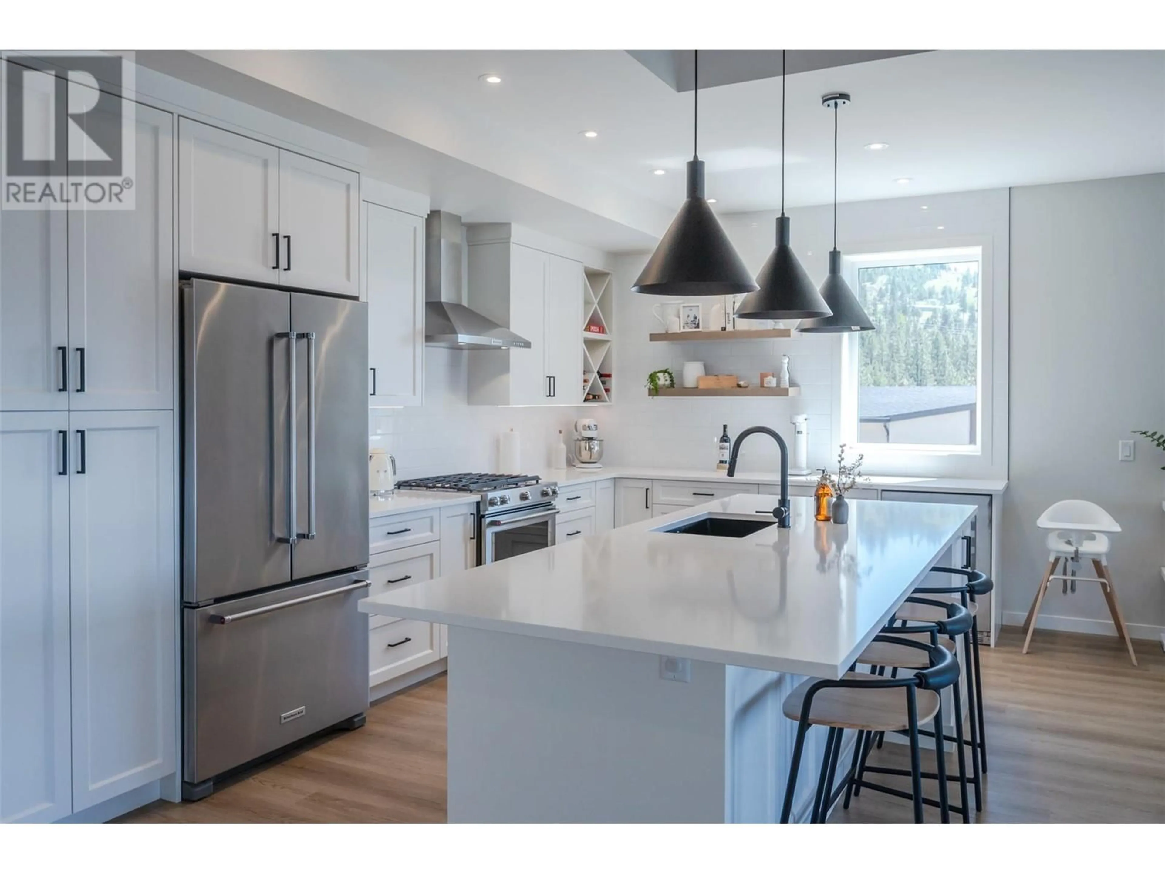 Open concept kitchen, unknown for 174 Fawn Court, Penticton British Columbia V2A0C8