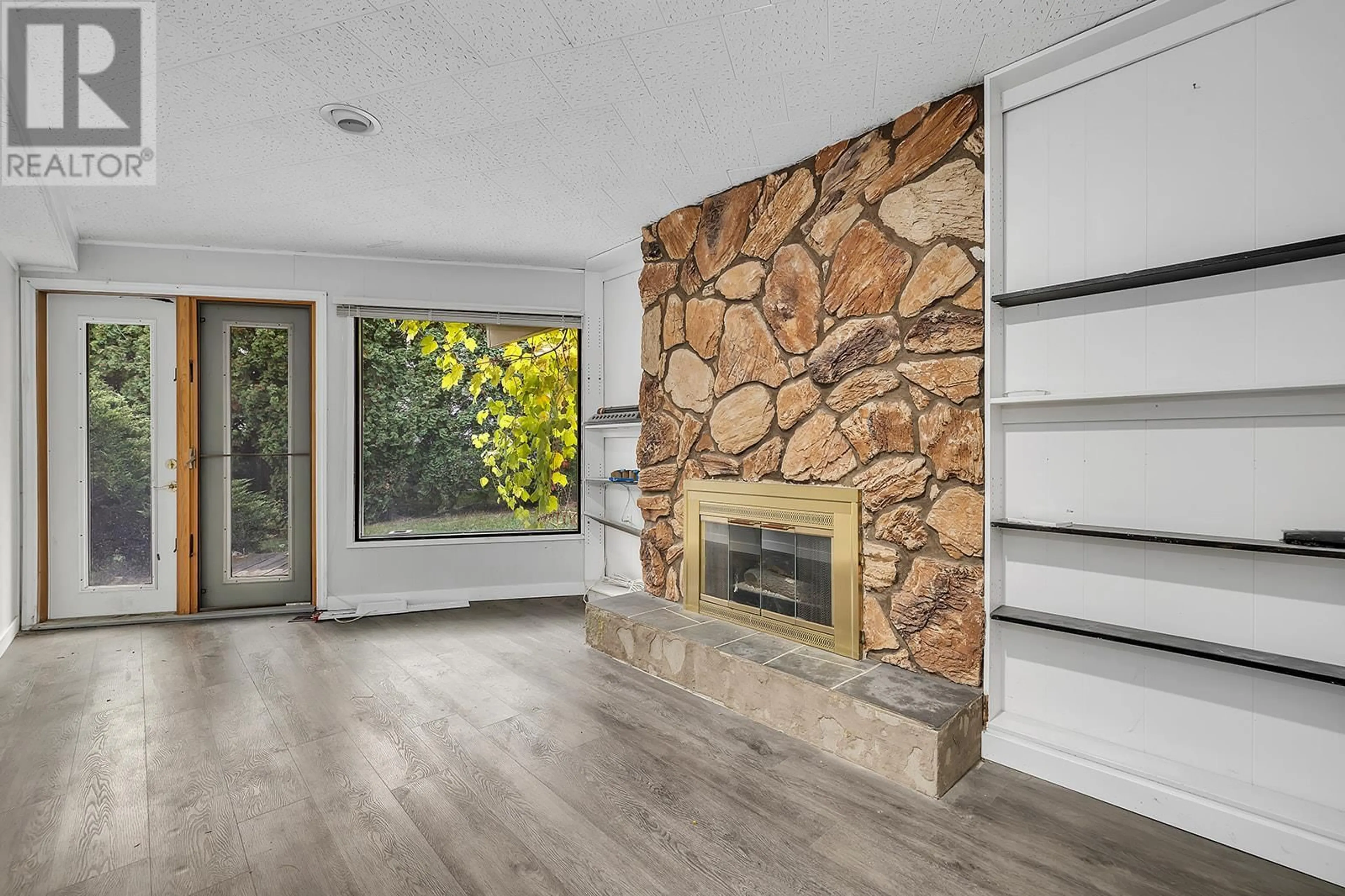 Unknown for 154 APPLEBROOKE CRESCENT, Kelowna British Columbia V1V1W4