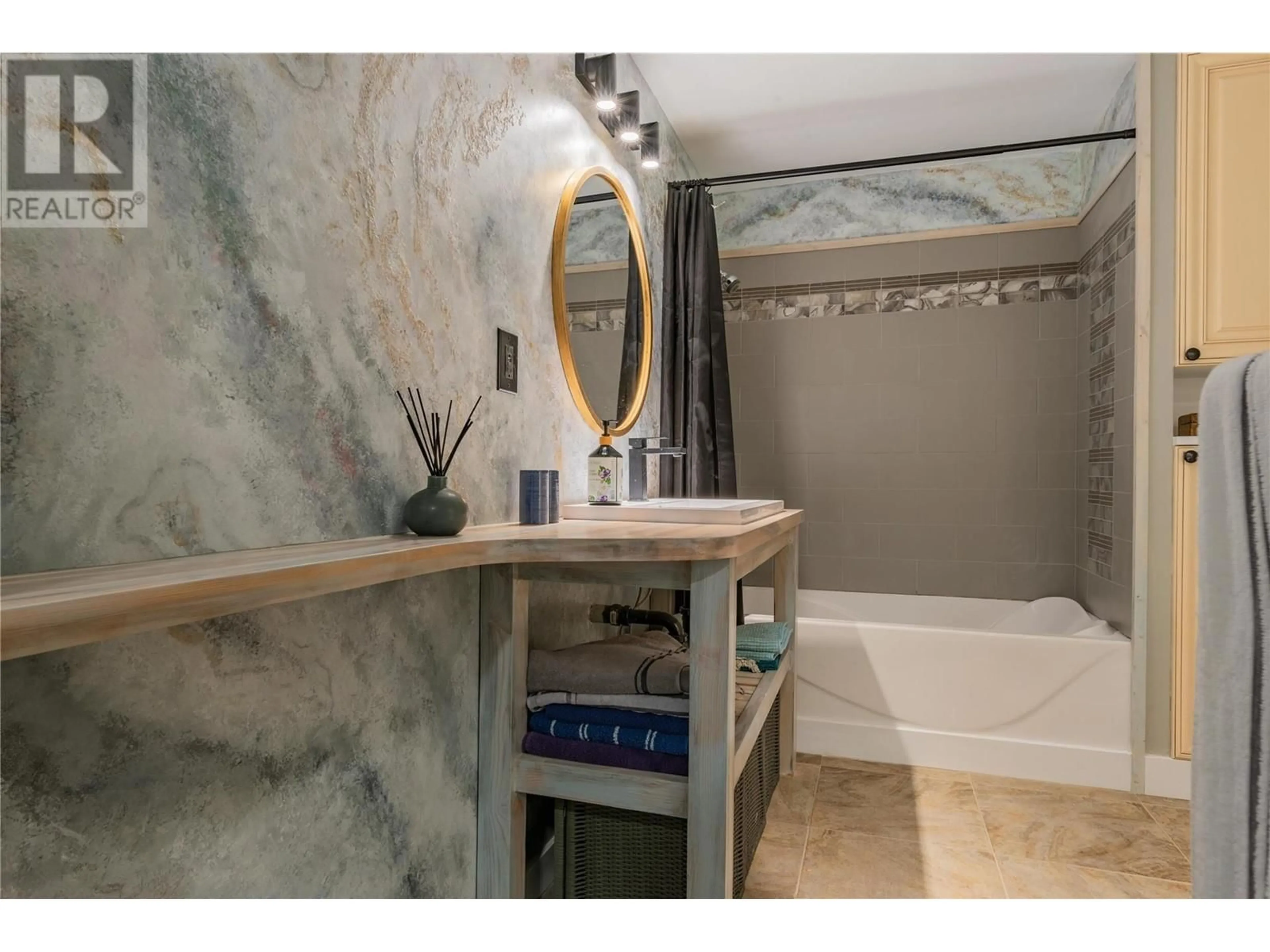 Standard bathroom, ceramic/tile floor for 1845 THIRD STREET, Fruitvale British Columbia V0G1L0
