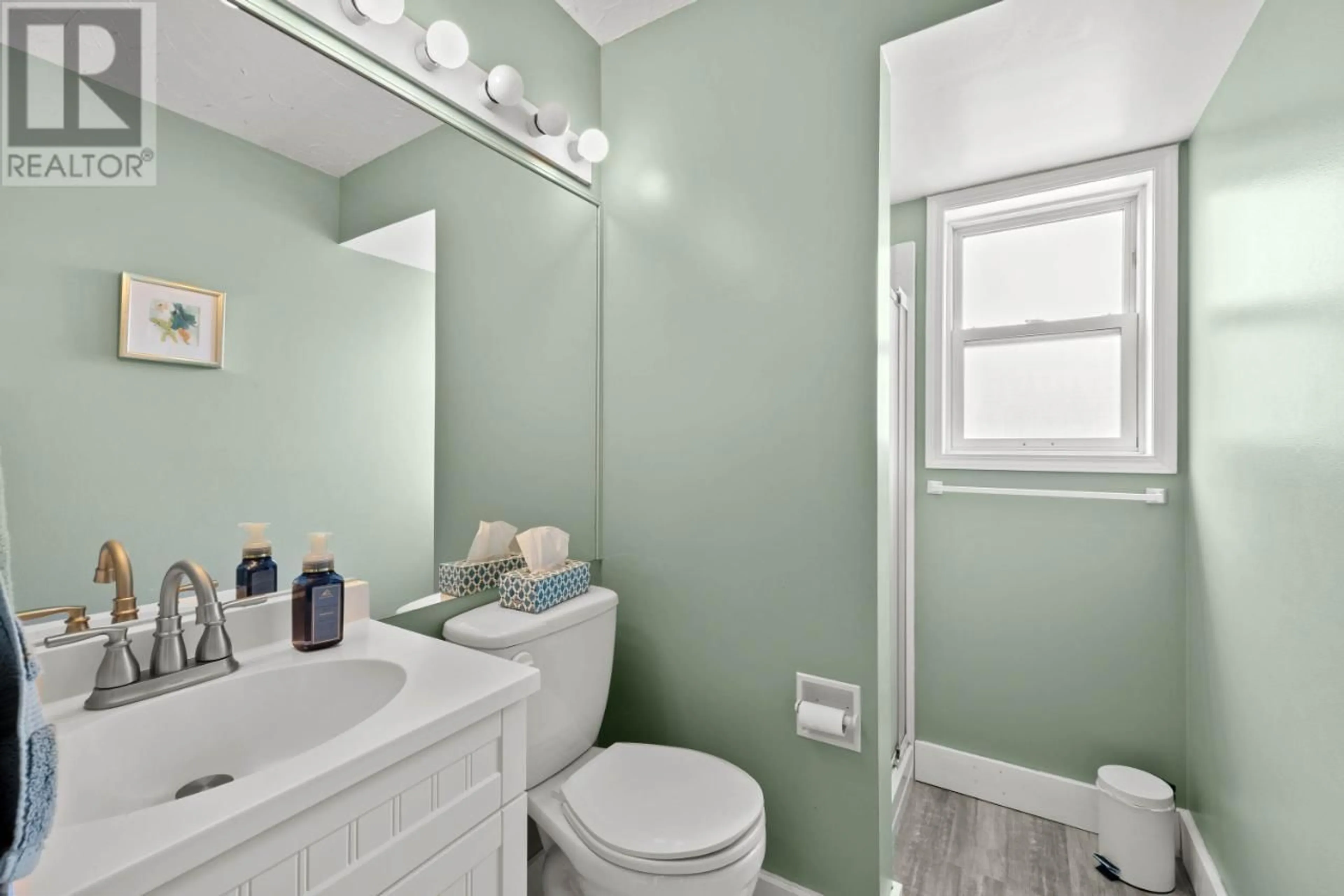Standard bathroom, ceramic/tile floor for 920 COLDWATER ROAD, Merritt British Columbia V1K0B1
