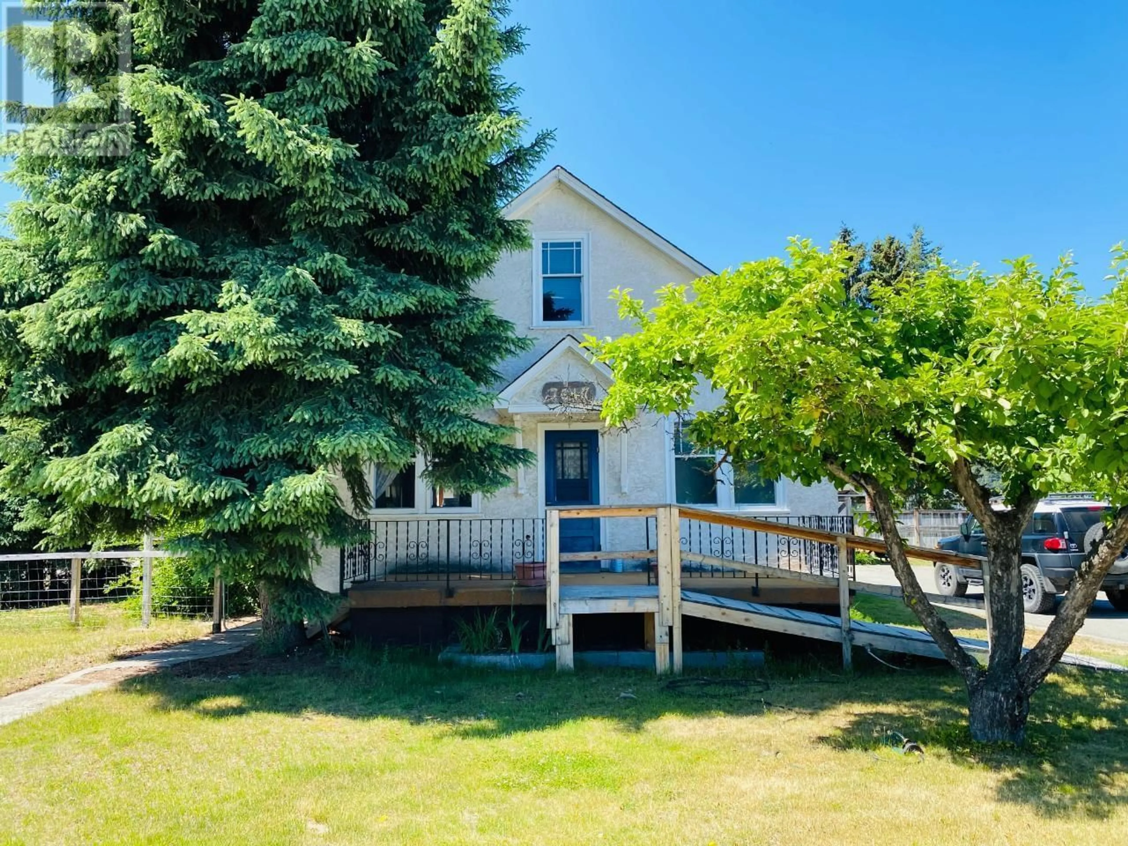 A pic from outside/outdoor area/front of a property/back of a property/a pic from drone, unknown for 7617 DONALDSON DRIVE, Grand Forks British Columbia V0H1H0